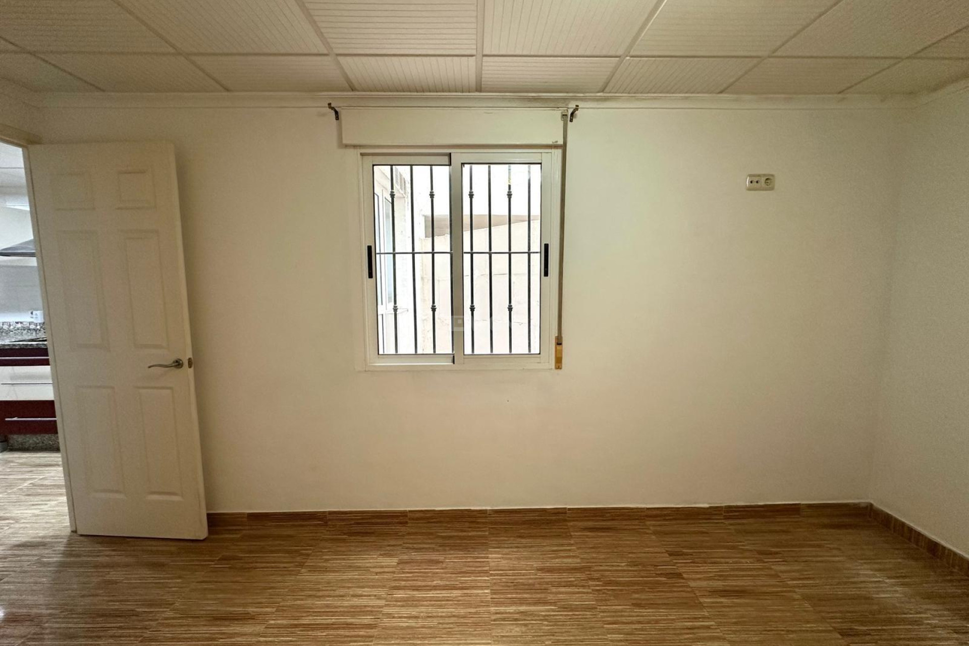 Odsprzedaż - Mieszkanie w bloku - Torrevieja - Playa del Cura