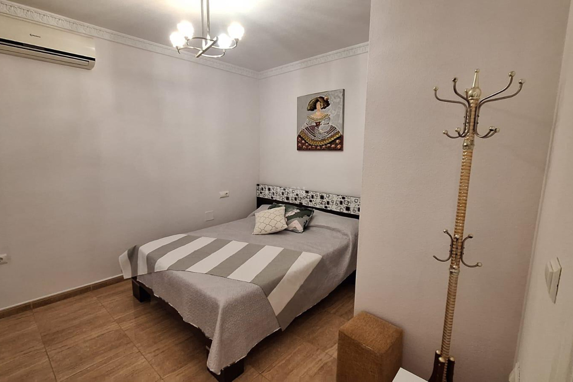 Odsprzedaż - Mieszkanie w bloku - Torrevieja - Playa del Cura