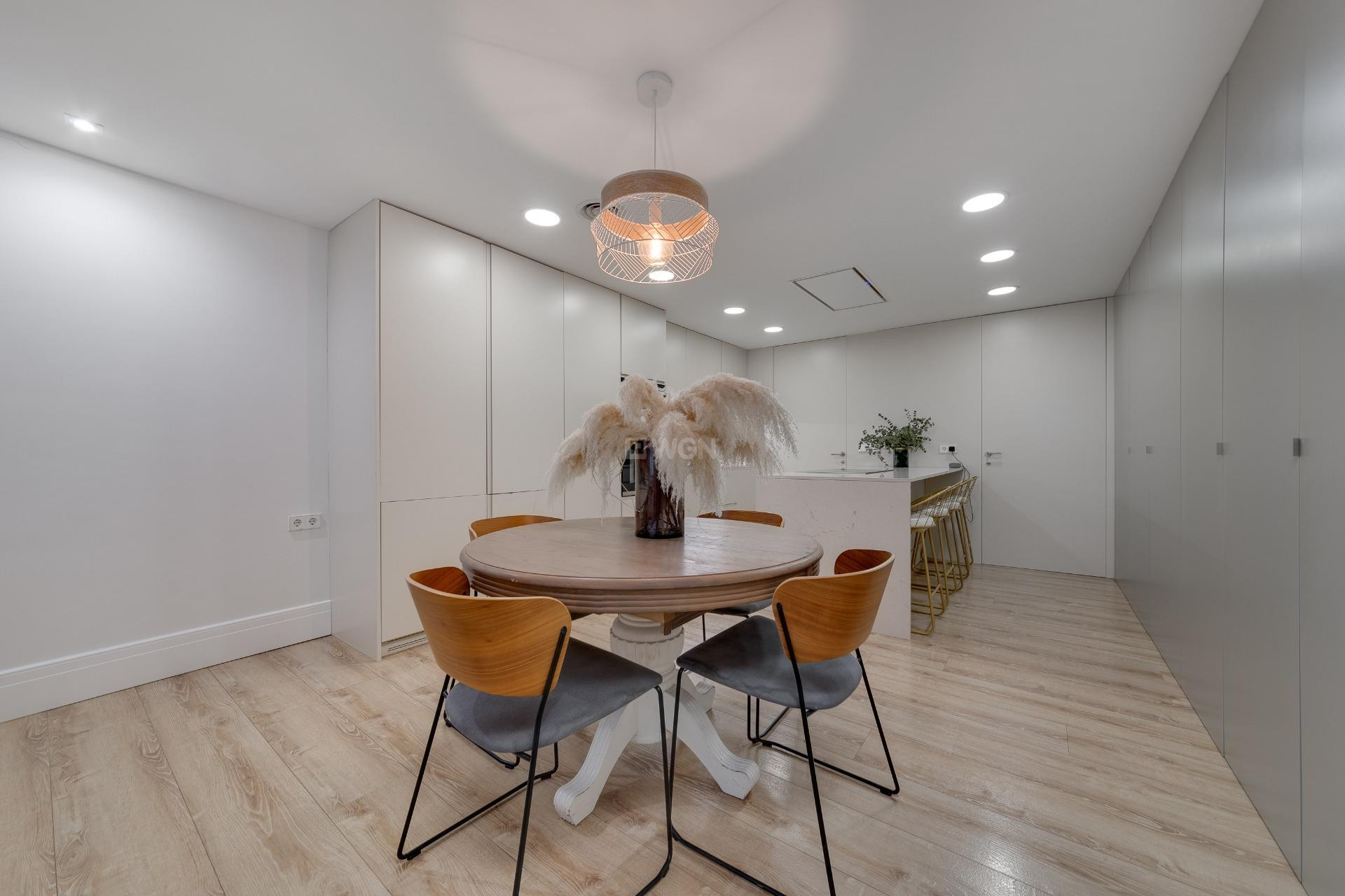 Odsprzedaż - Mieszkanie w bloku - Torrevieja - Playa del Cura