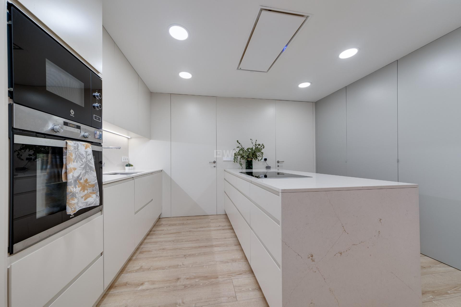 Odsprzedaż - Mieszkanie w bloku - Torrevieja - Playa del Cura