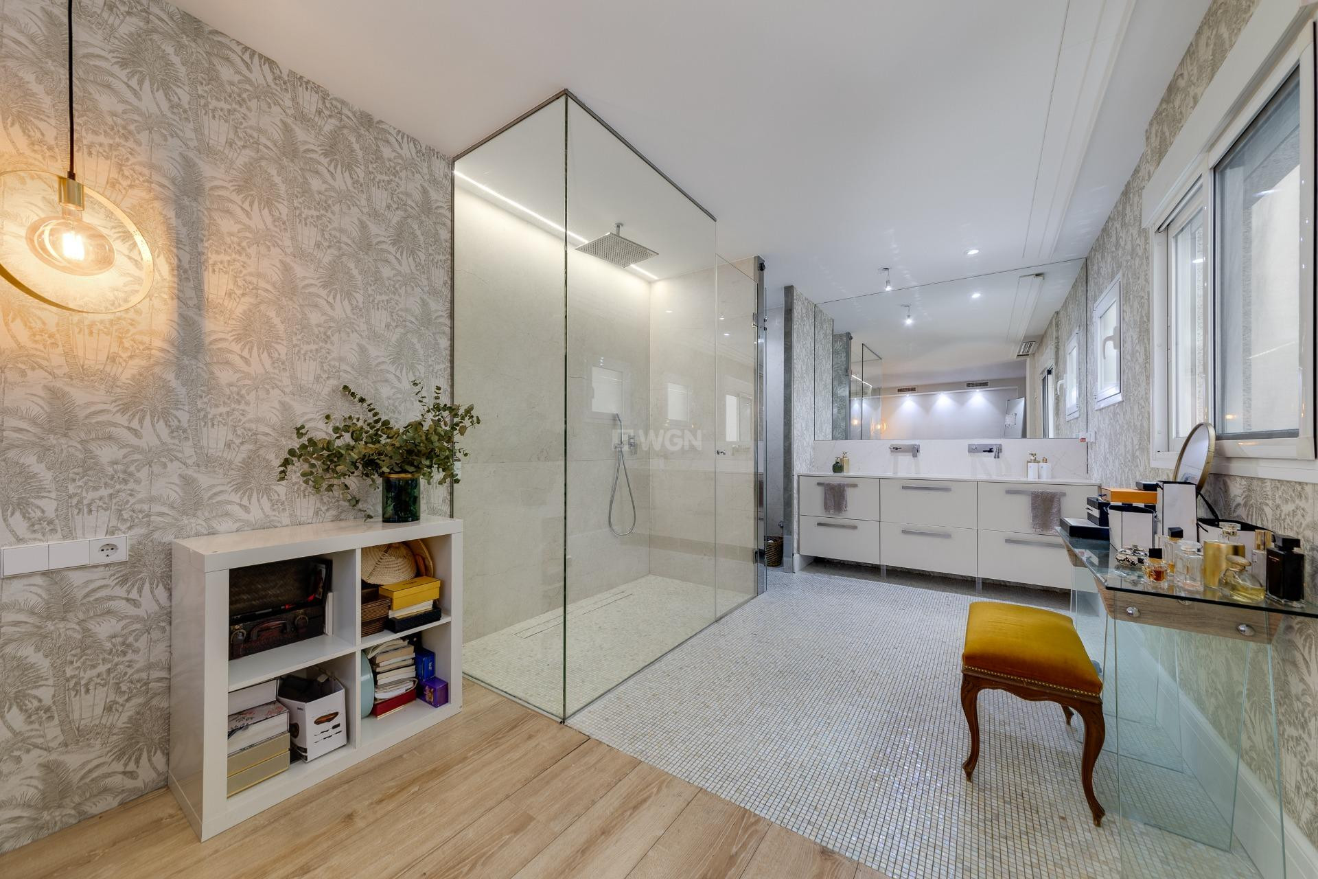 Odsprzedaż - Mieszkanie w bloku - Torrevieja - Playa del Cura