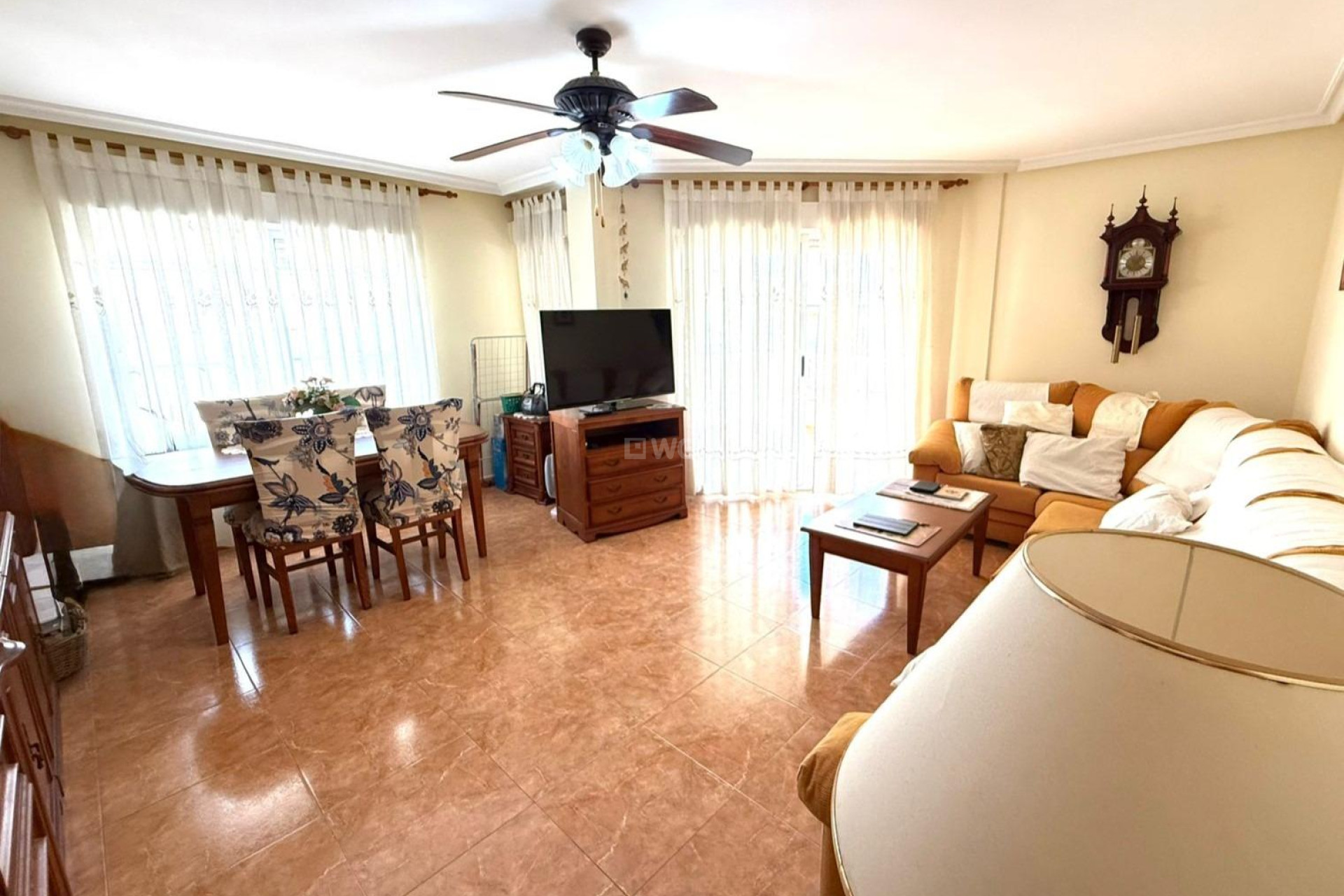 Odsprzedaż - Mieszkanie w bloku - Torrevieja - Playa del Cura