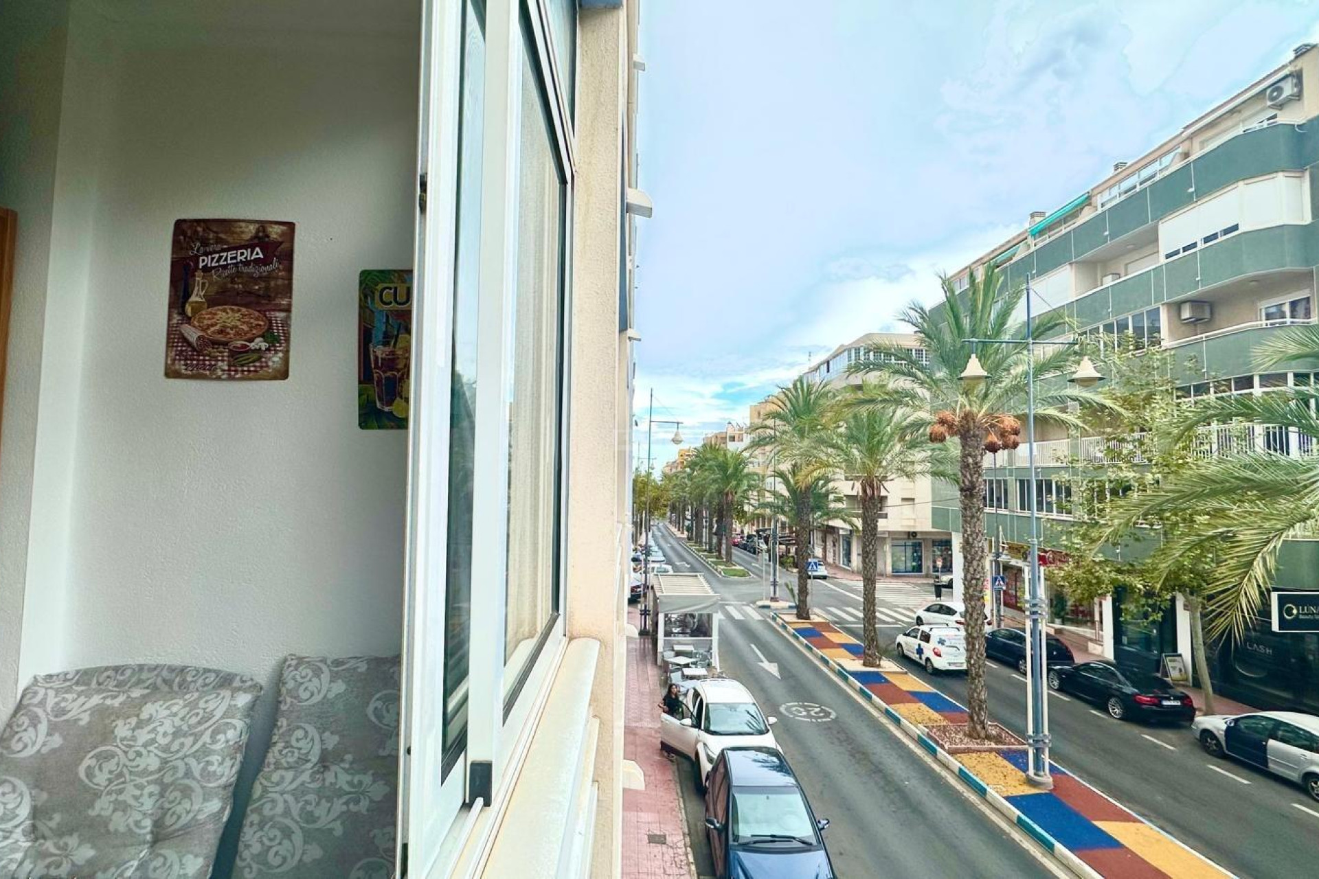 Odsprzedaż - Mieszkanie w bloku - Torrevieja - Playa del Cura