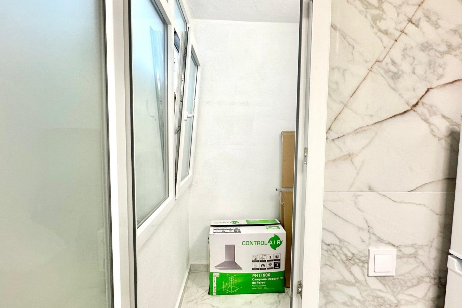 Odsprzedaż - Mieszkanie w bloku - Torrevieja - Playa del Cura