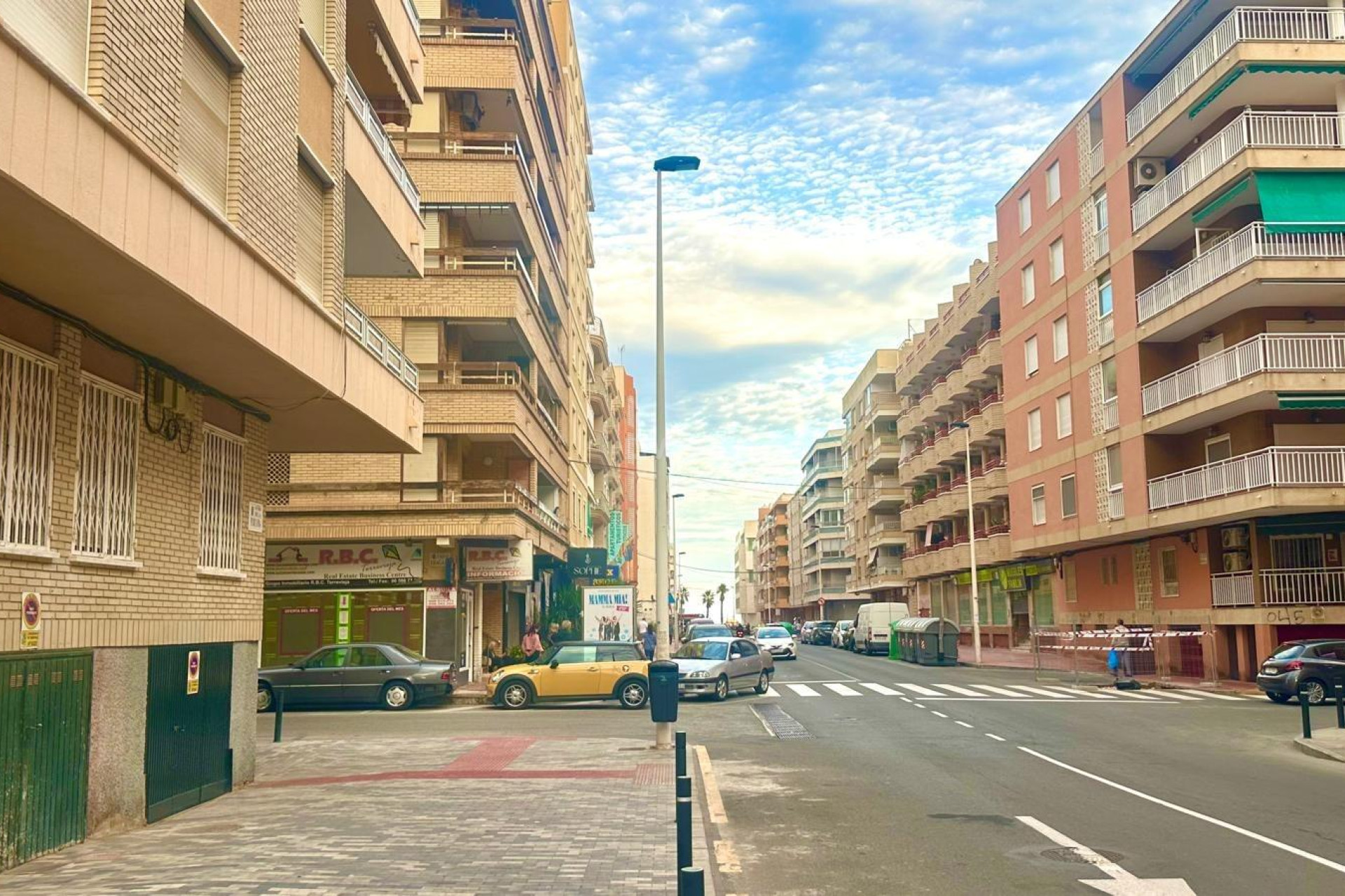 Odsprzedaż - Mieszkanie w bloku - Torrevieja - Playa del Cura