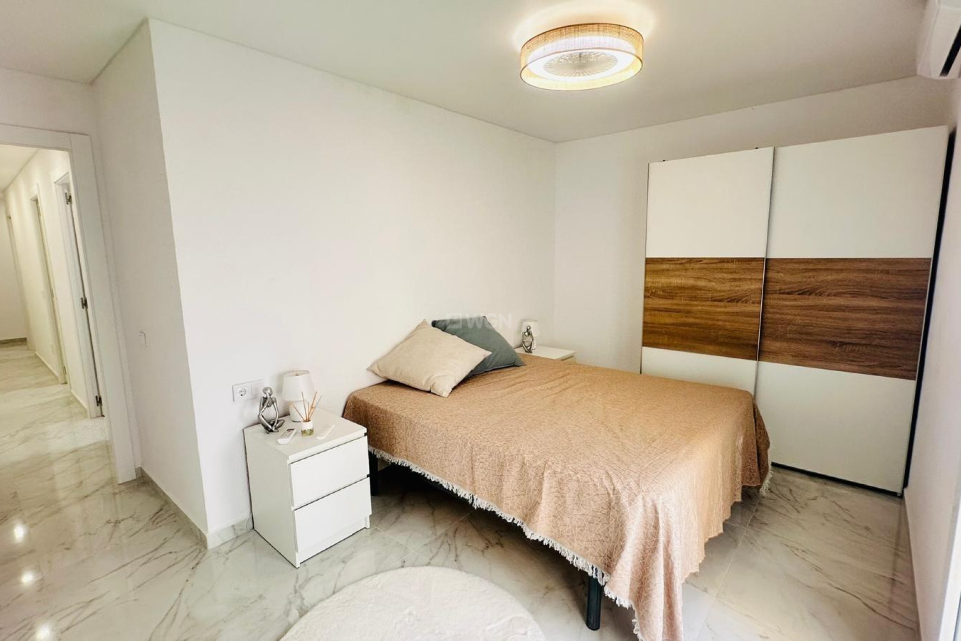 Odsprzedaż - Mieszkanie w bloku - Torrevieja - Playa del Cura