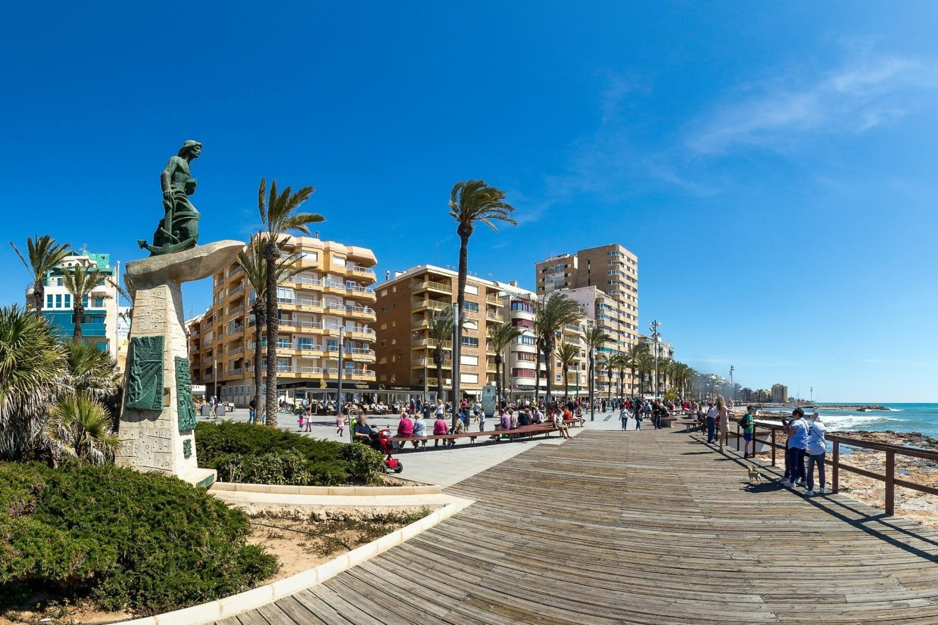 Odsprzedaż - Mieszkanie w bloku - Torrevieja - Playa del Cura
