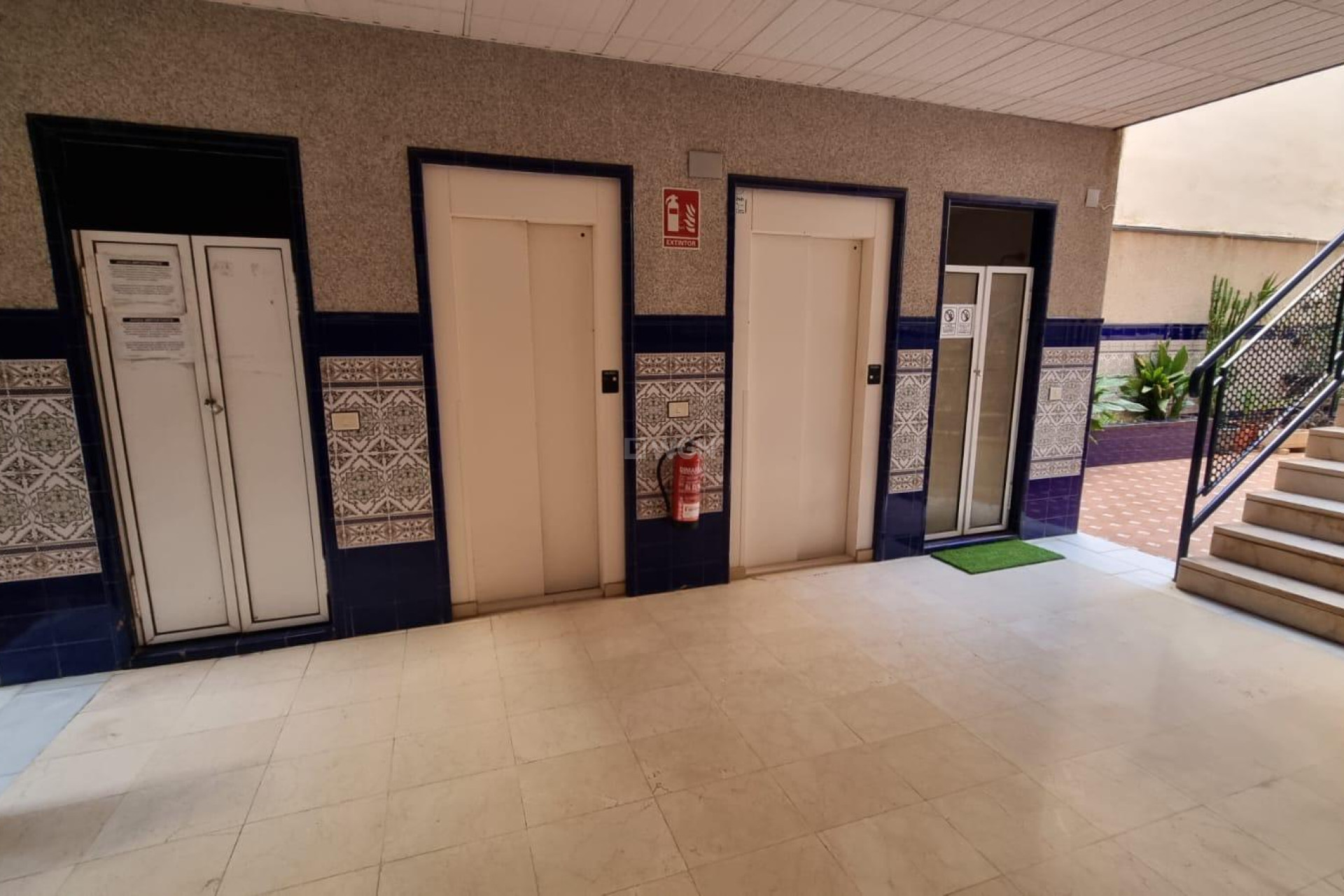 Odsprzedaż - Mieszkanie w bloku - Torrevieja - Playa del Cura