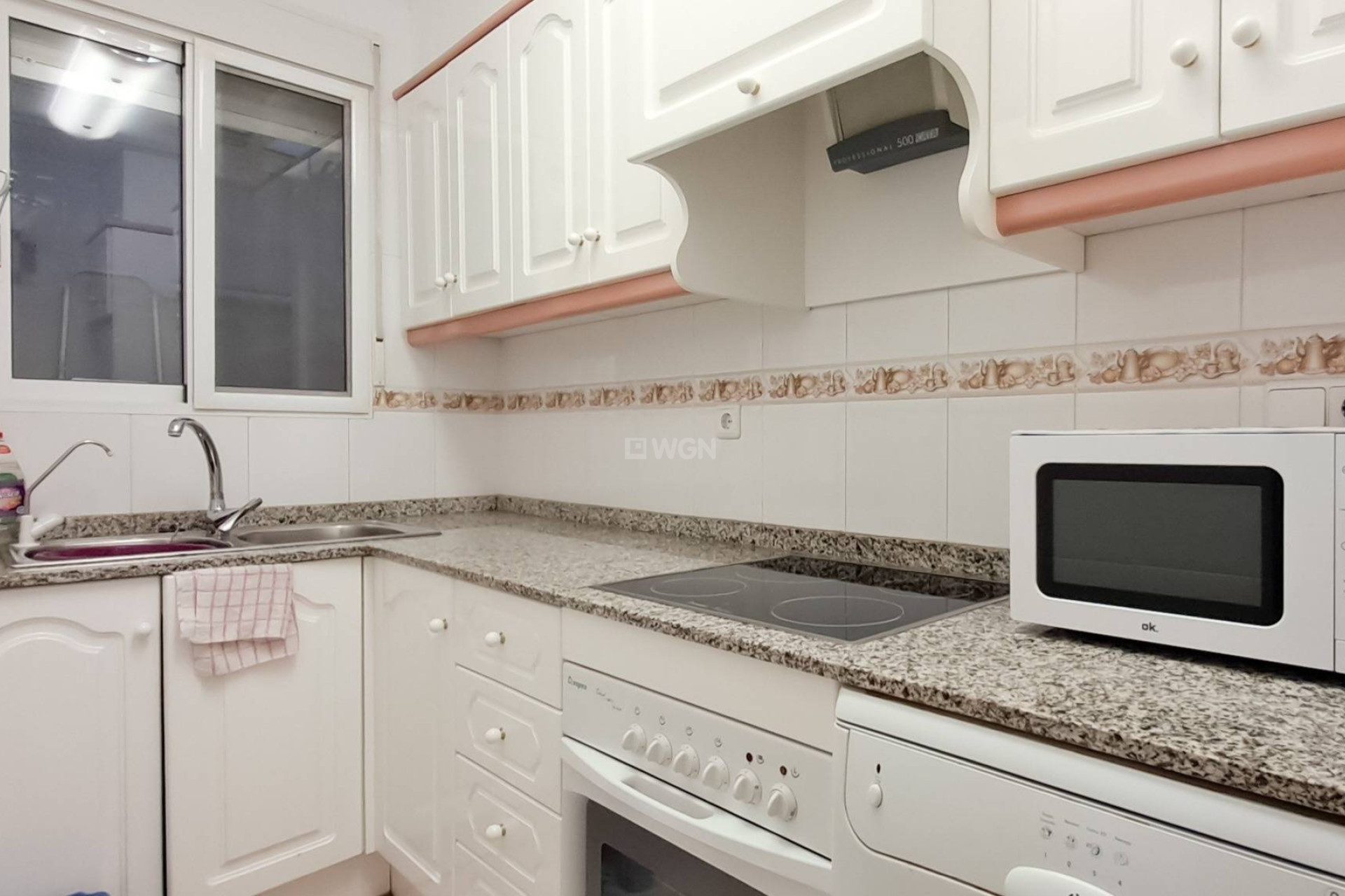 Odsprzedaż - Mieszkanie w bloku - Torrevieja - Playa del Cura