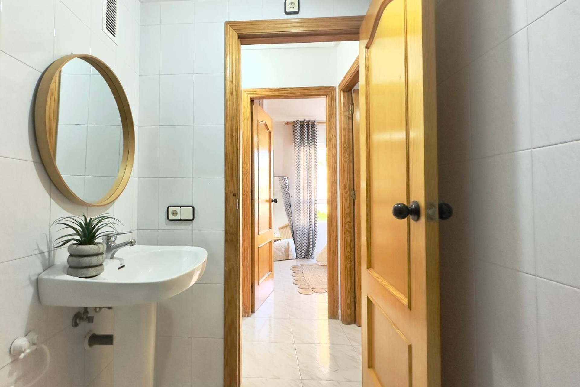 Odsprzedaż - Mieszkanie w bloku - Torrevieja - Playa del Cura