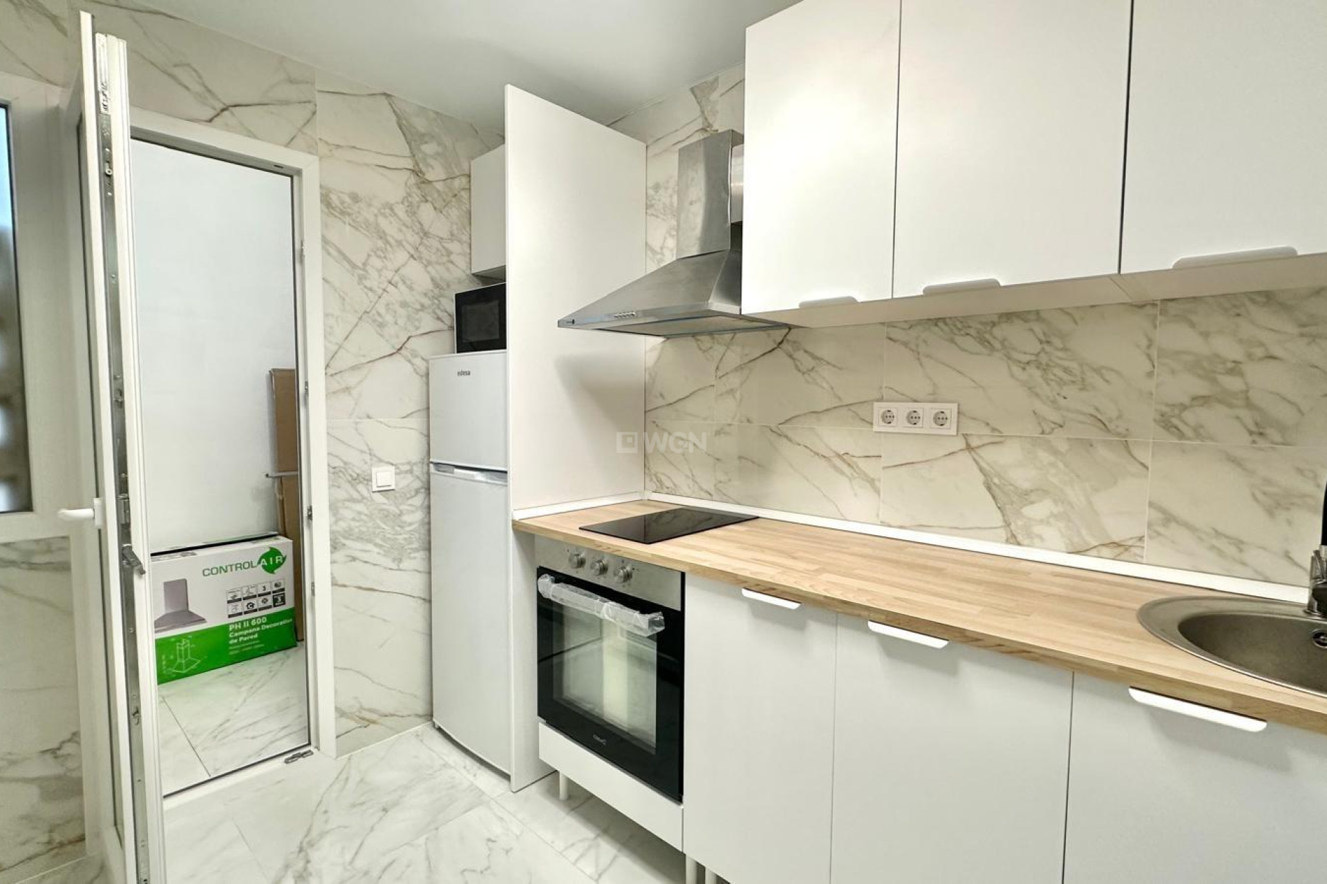 Odsprzedaż - Mieszkanie w bloku - Torrevieja - Playa del Cura