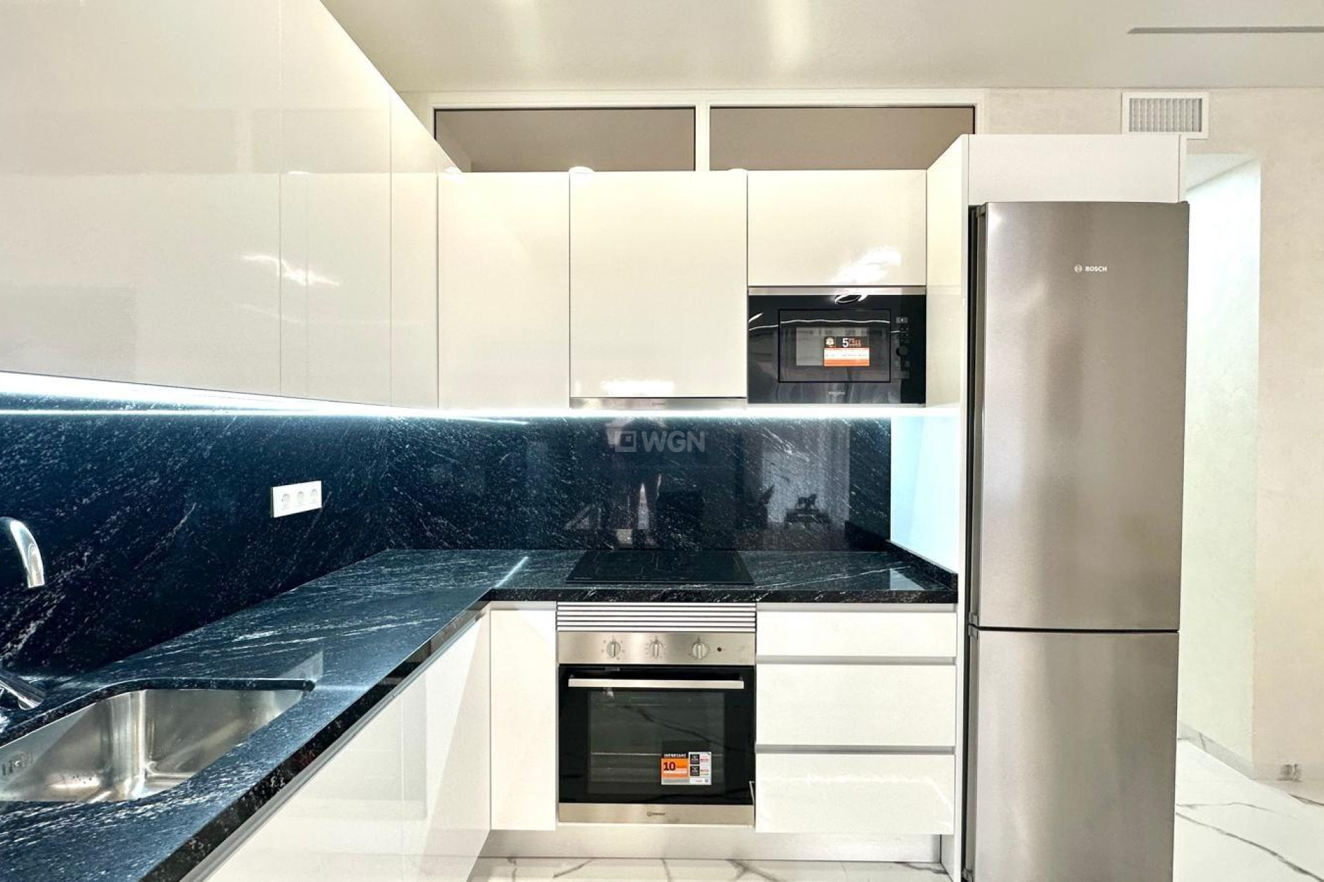 Odsprzedaż - Mieszkanie w bloku - Torrevieja - Playa del Cura