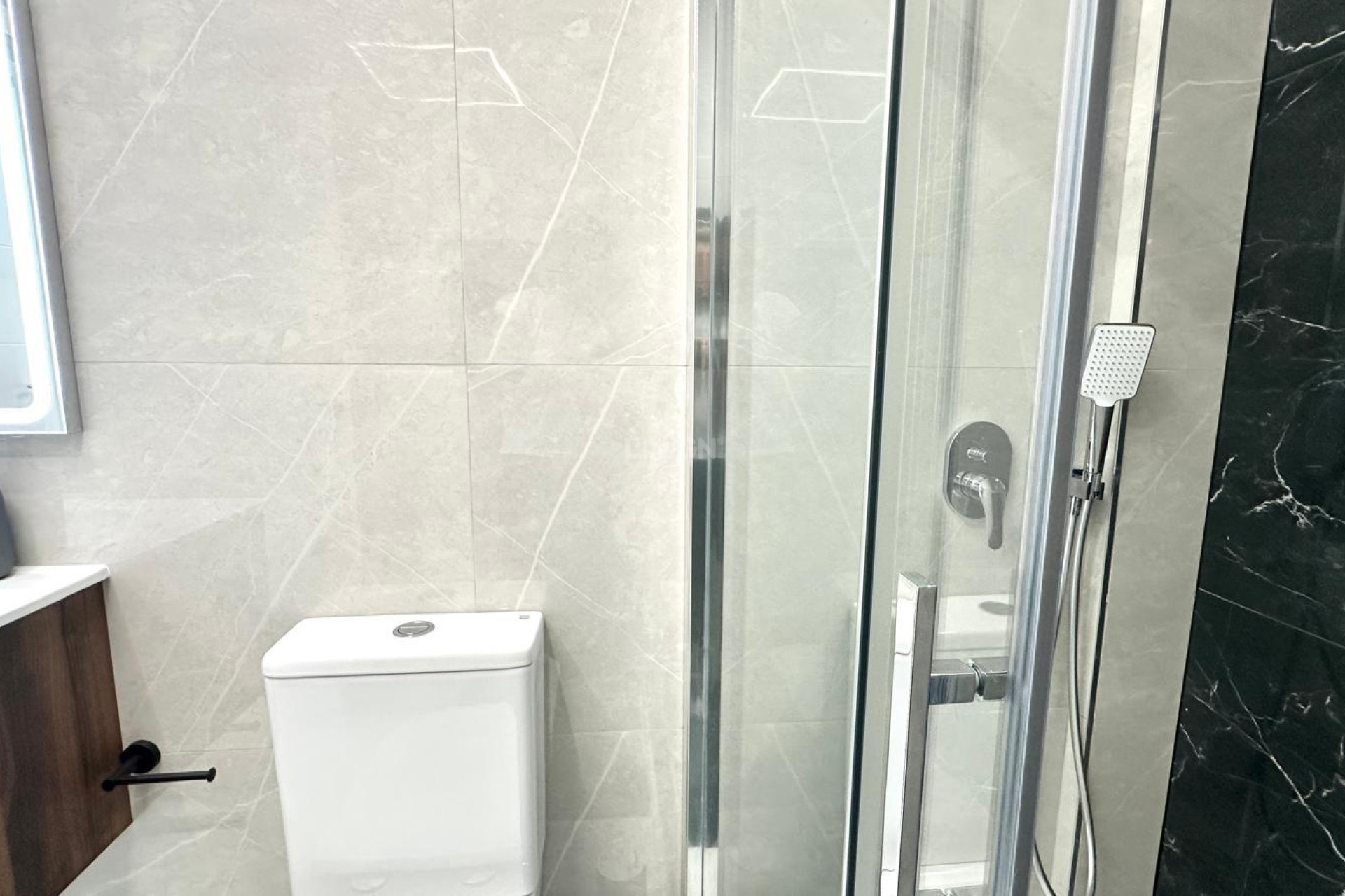 Odsprzedaż - Mieszkanie w bloku - Torrevieja - Playa del Cura