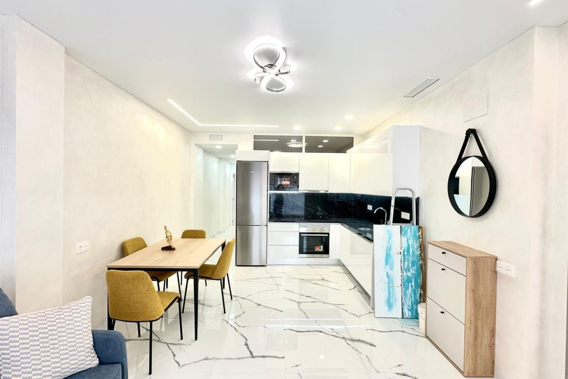 Odsprzedaż - Mieszkanie w bloku - Torrevieja - Playa del Cura