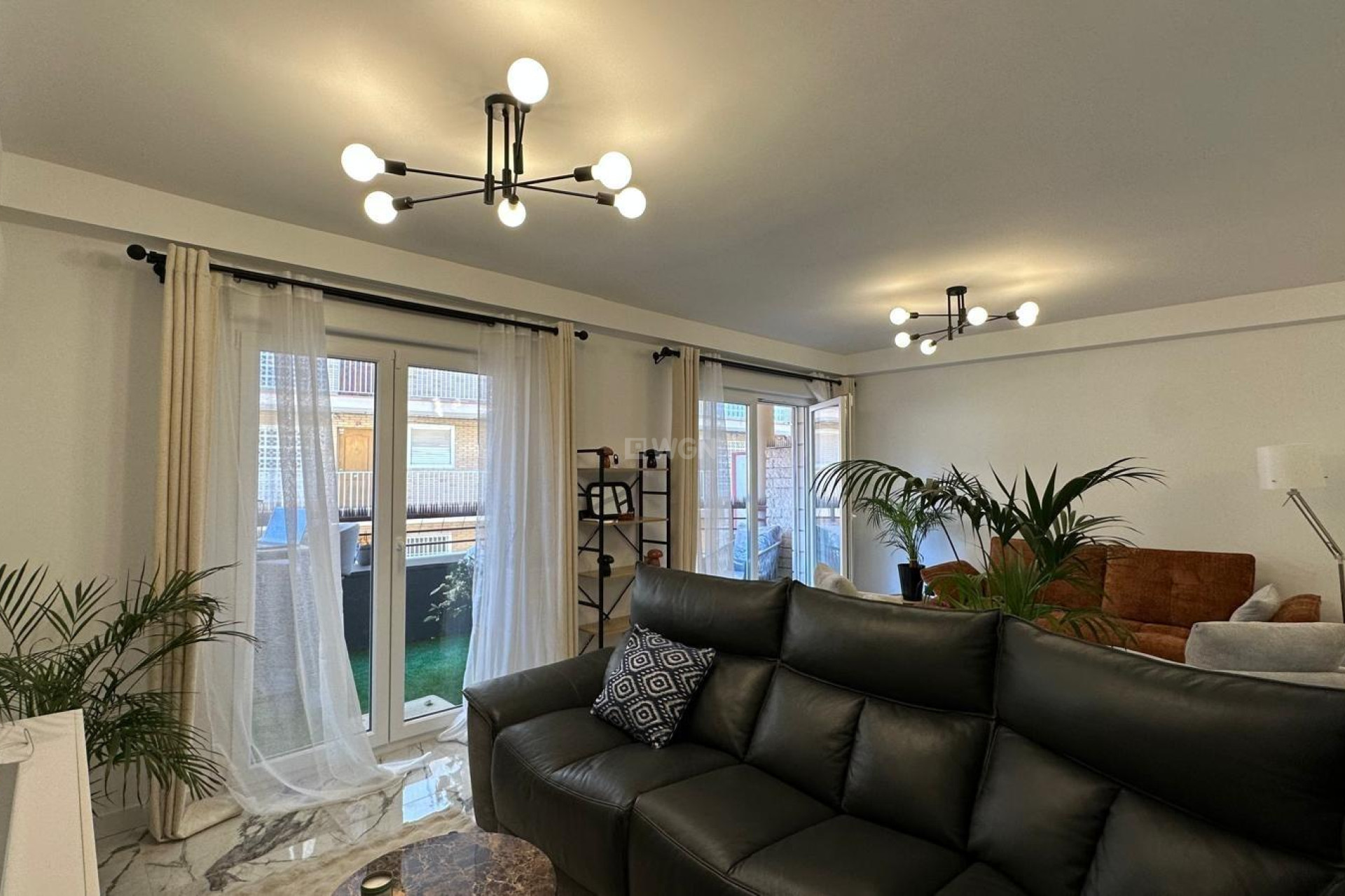 Odsprzedaż - Mieszkanie w bloku - Torrevieja - Playa del Cura