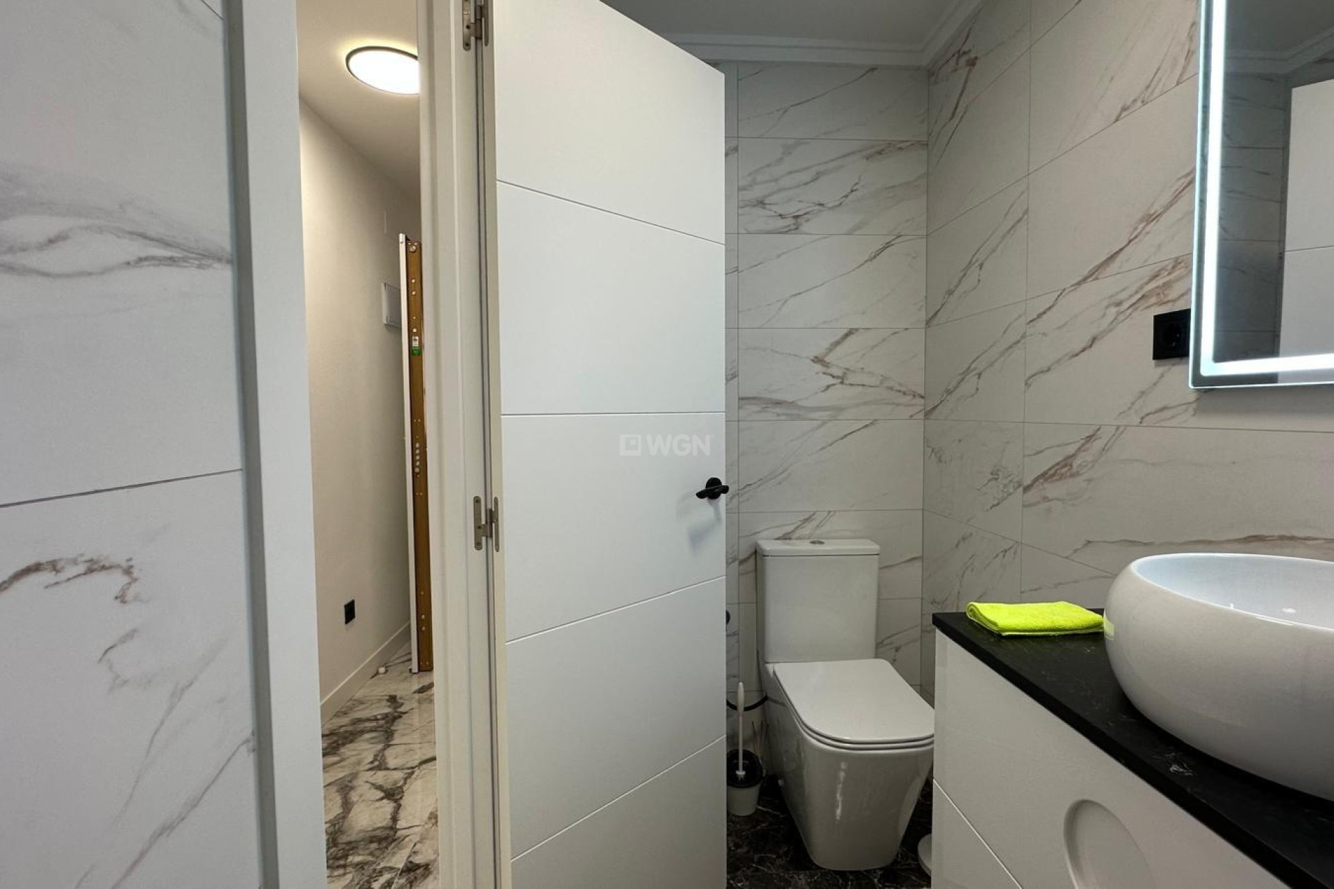 Odsprzedaż - Mieszkanie w bloku - Torrevieja - Playa del Cura