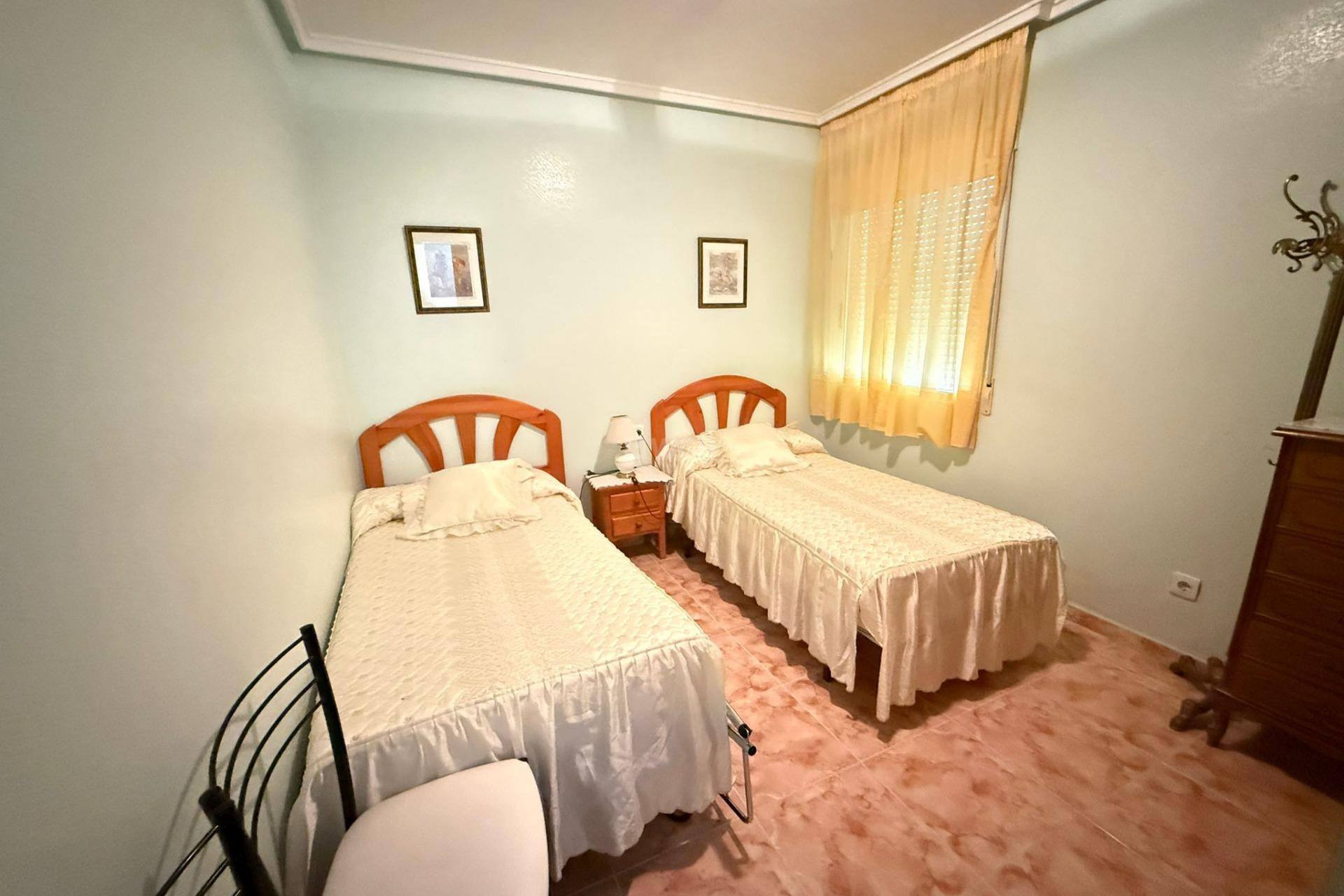 Odsprzedaż - Mieszkanie w bloku - Torrevieja - Playa del Cura