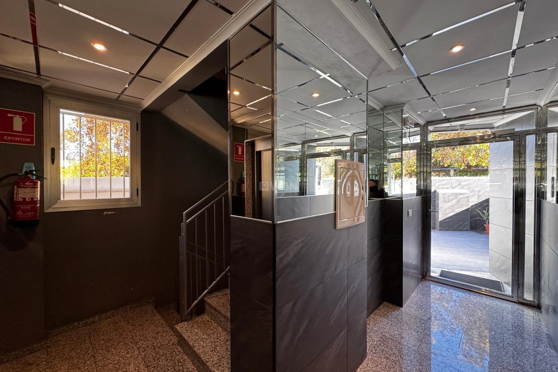 Odsprzedaż - Mieszkanie w bloku - Torrevieja - Playa del Cura