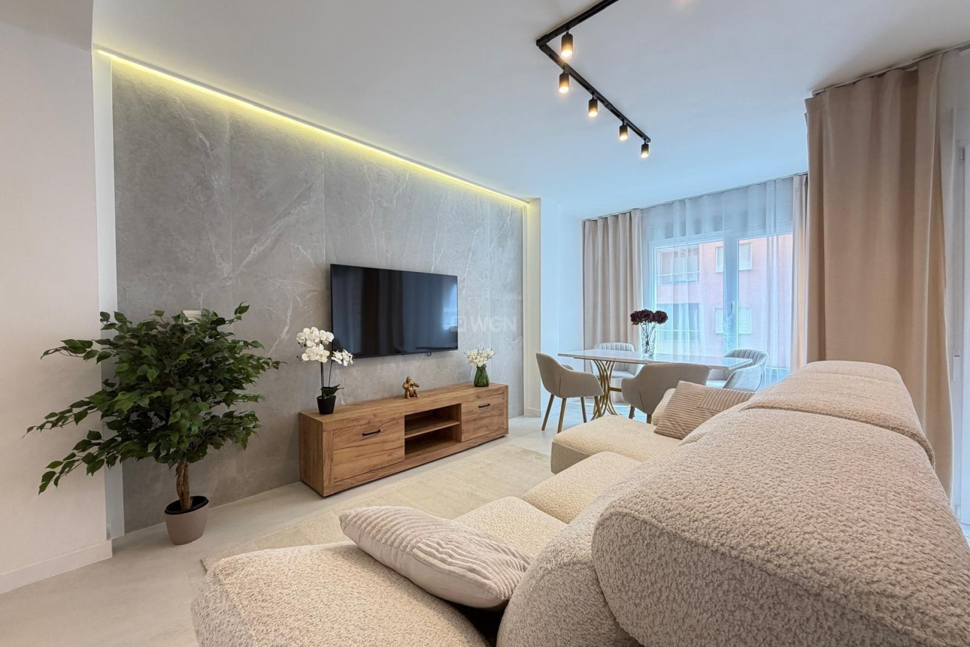 Odsprzedaż - Mieszkanie w bloku - Torrevieja - Playa del Cura