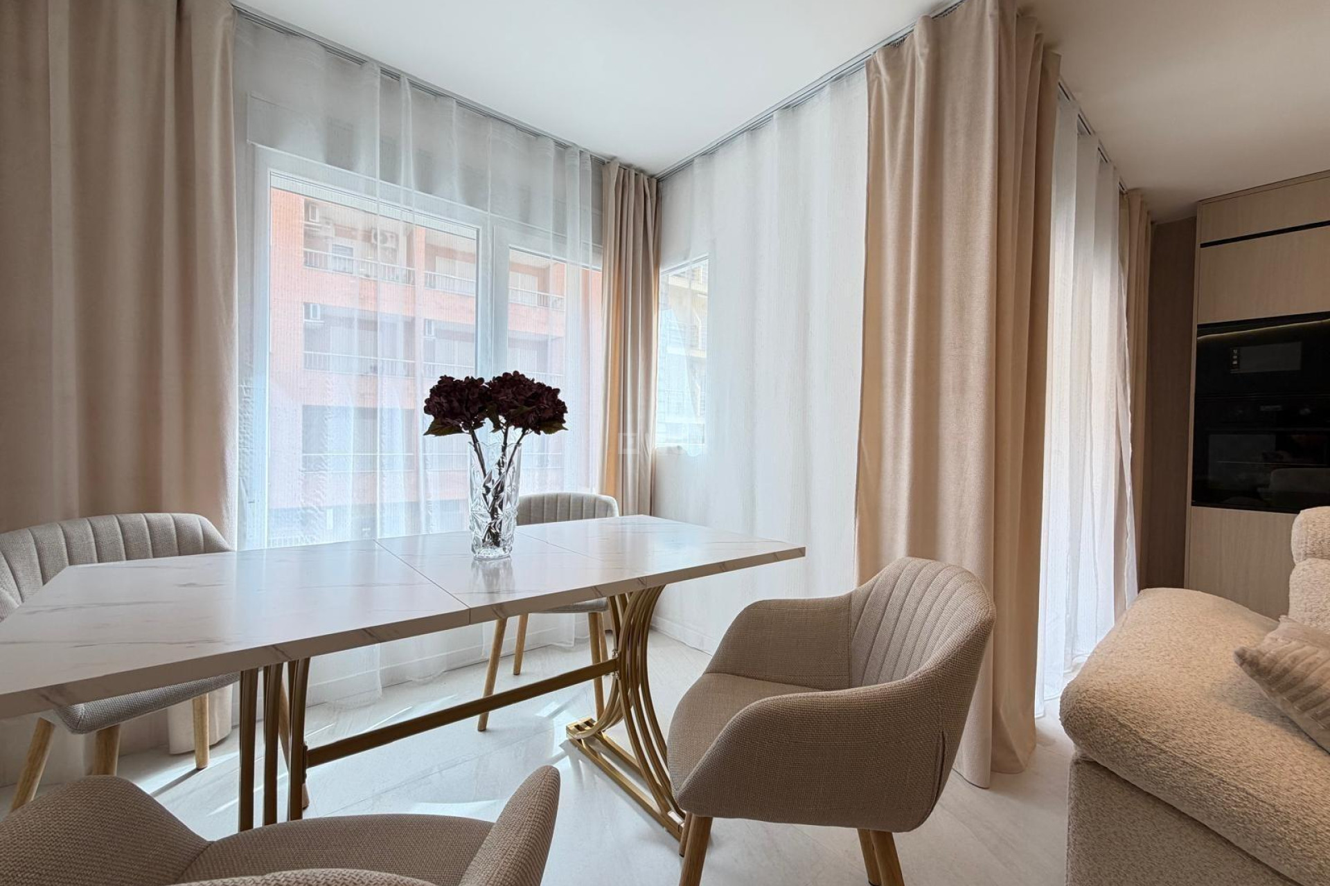 Odsprzedaż - Mieszkanie w bloku - Torrevieja - Playa del Cura