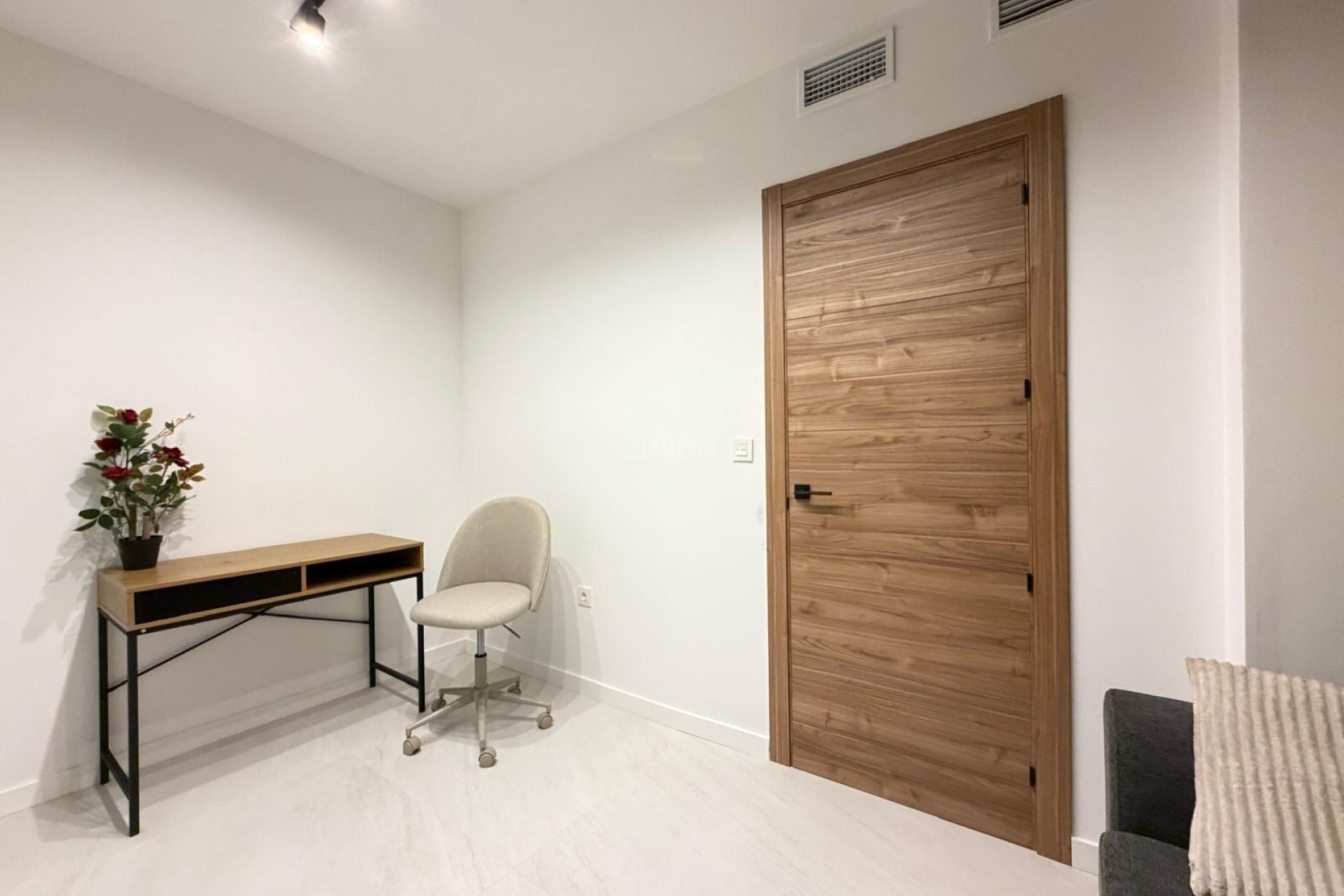 Odsprzedaż - Mieszkanie w bloku - Torrevieja - Playa del Cura