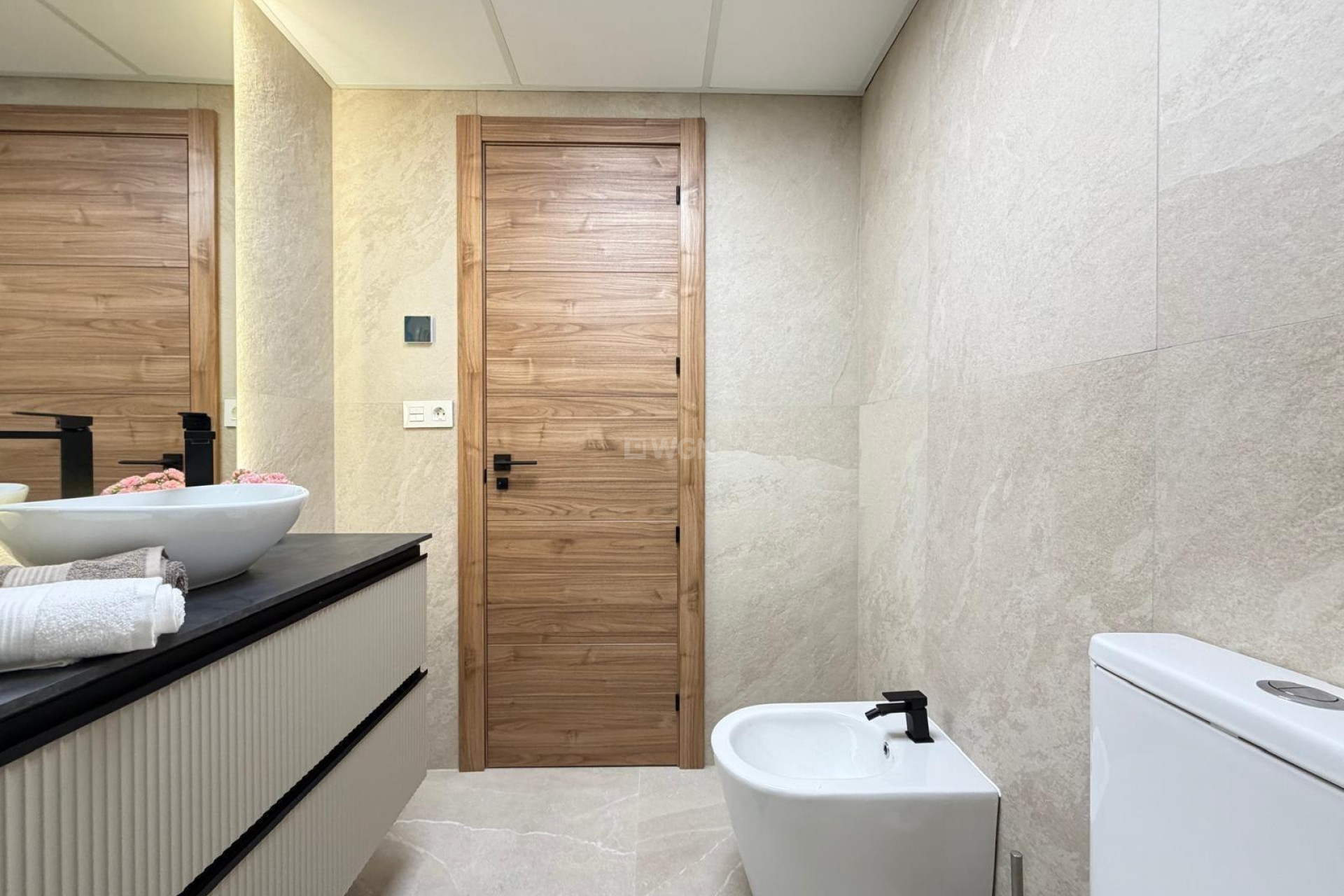 Odsprzedaż - Mieszkanie w bloku - Torrevieja - Playa del Cura