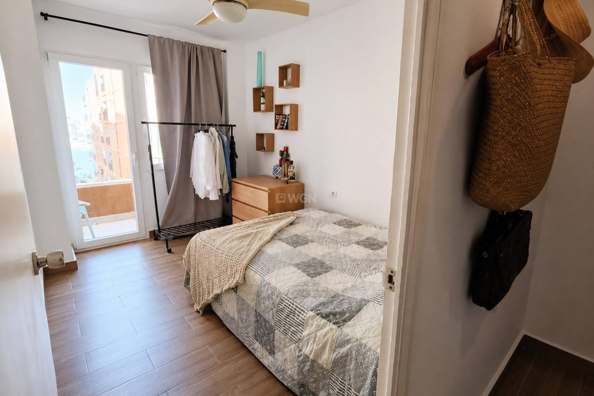 Odsprzedaż - Mieszkanie w bloku - Torrevieja - Playa del Cura