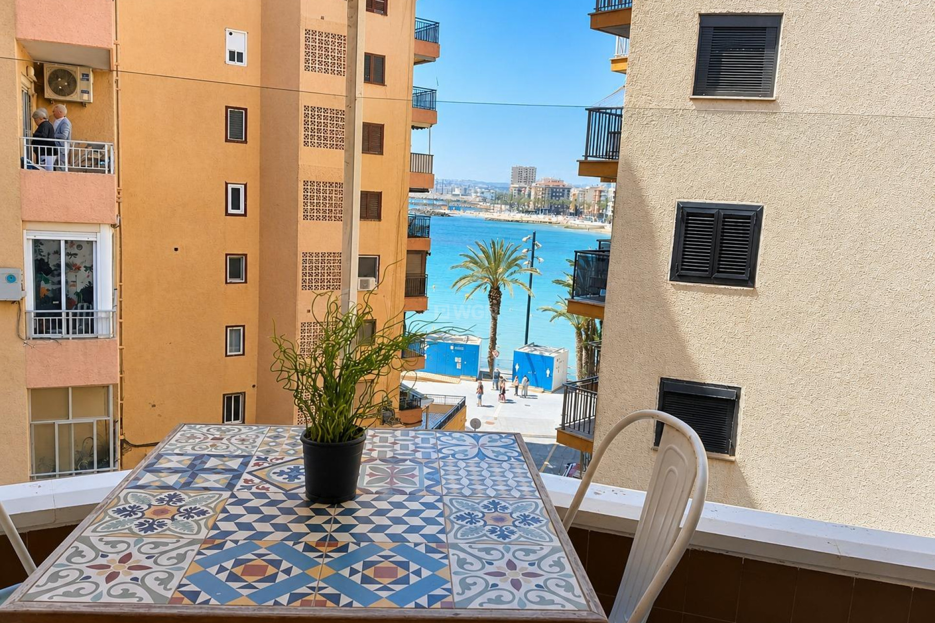 Odsprzedaż - Mieszkanie w bloku - Torrevieja - Playa del Cura