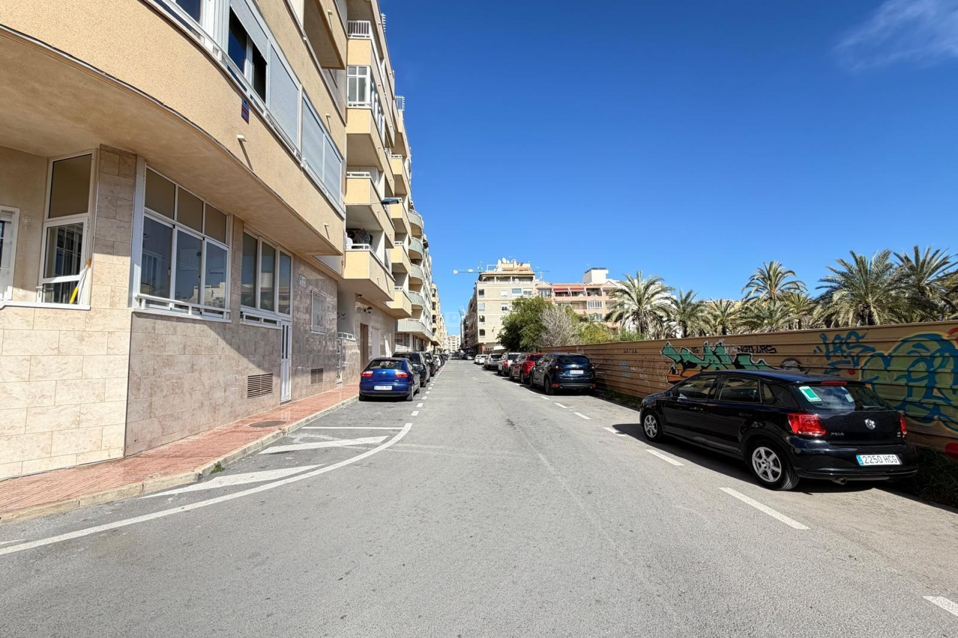 Odsprzedaż - Mieszkanie w bloku - Torrevieja - Playa del Cura