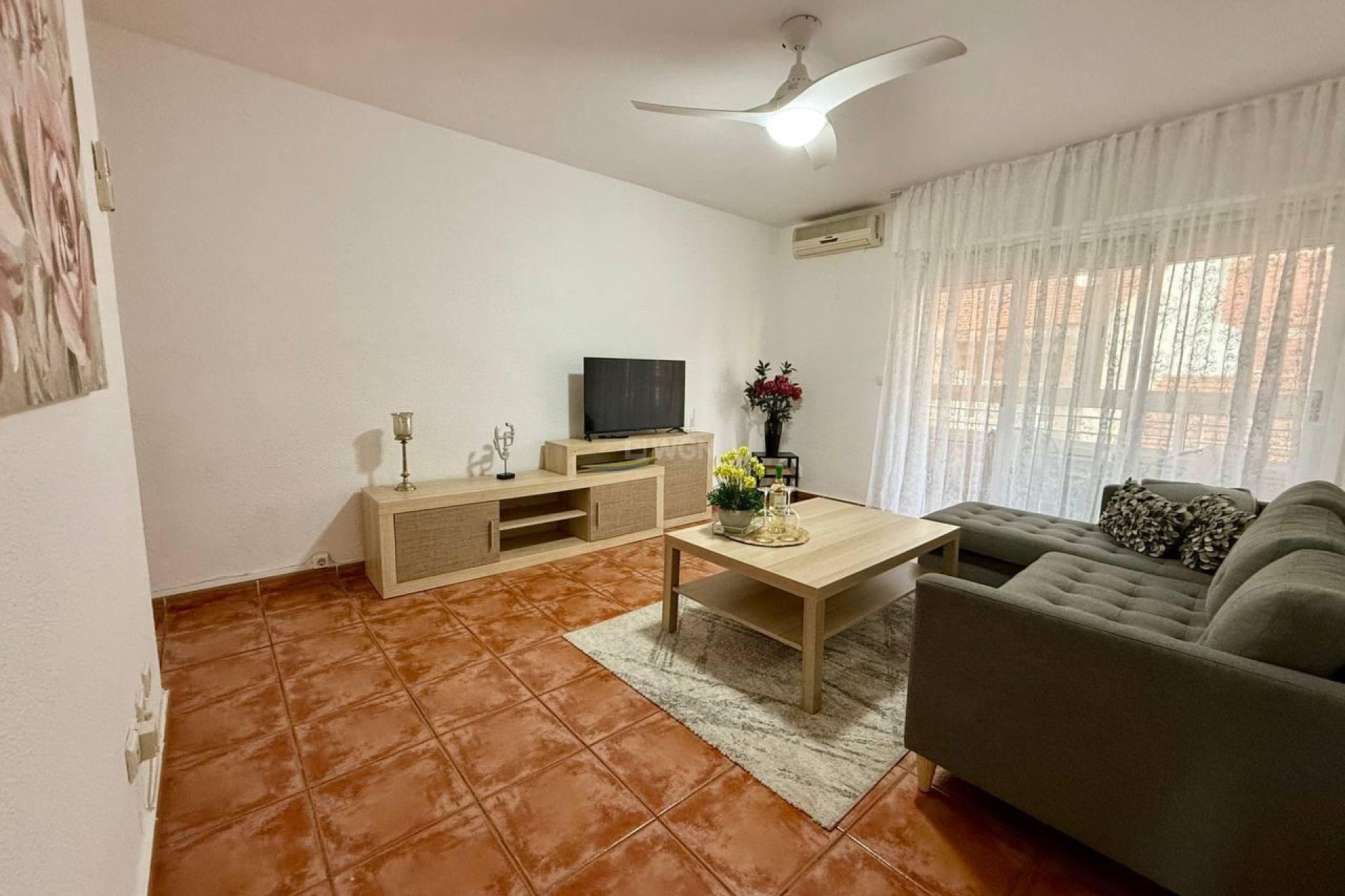 Odsprzedaż - Mieszkanie w bloku - Torrevieja - Playa del Cura