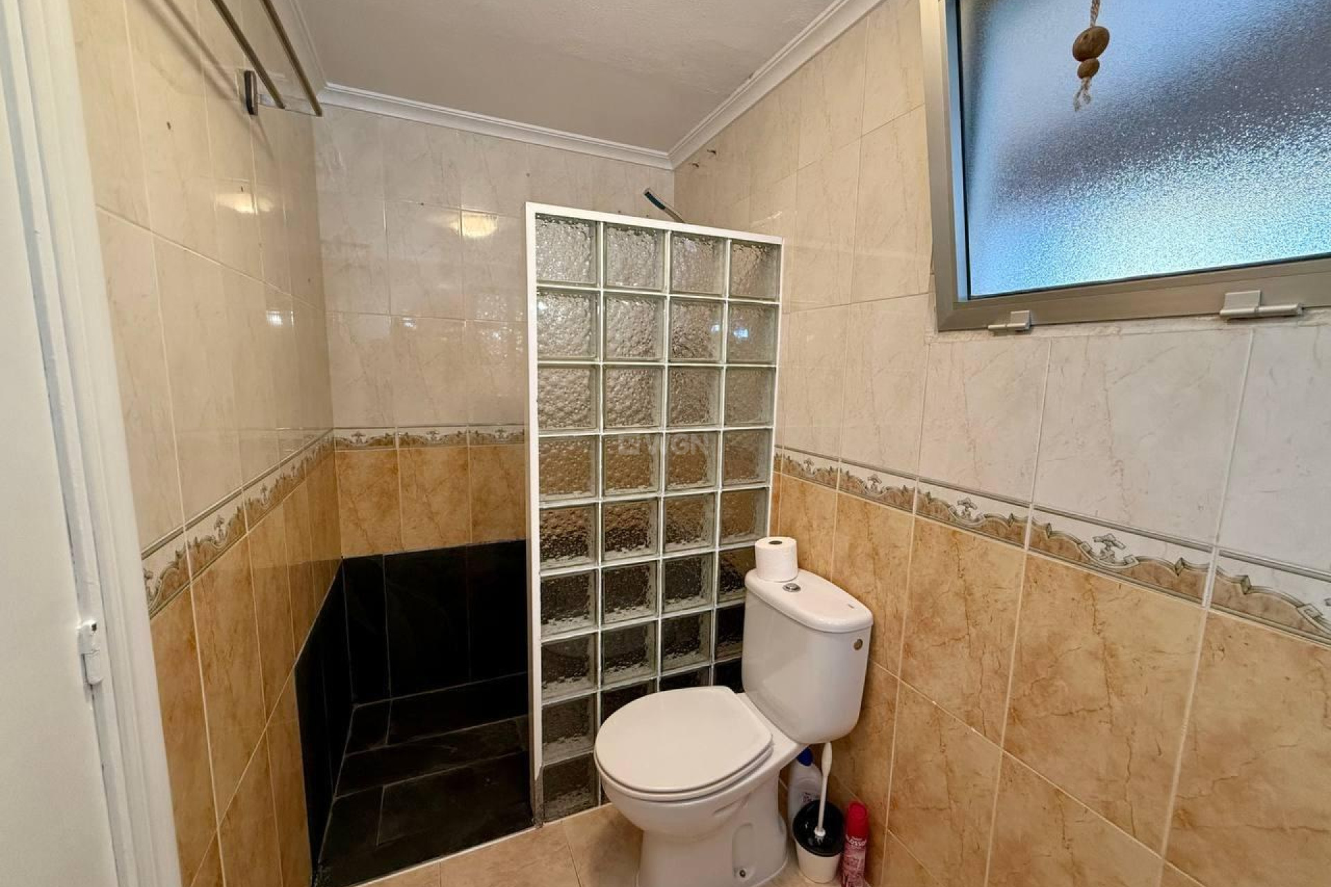 Odsprzedaż - Mieszkanie w bloku - Torrevieja - Playa del Cura