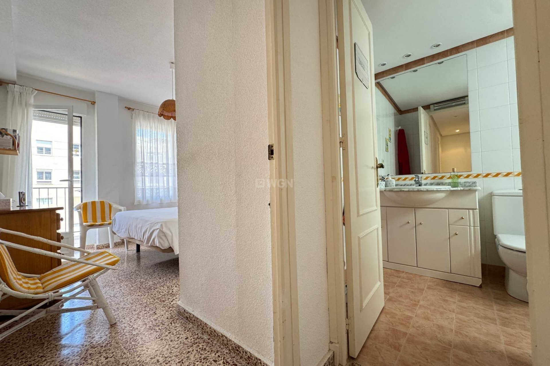 Odsprzedaż - Mieszkanie w bloku - Torrevieja - Playa del Cura