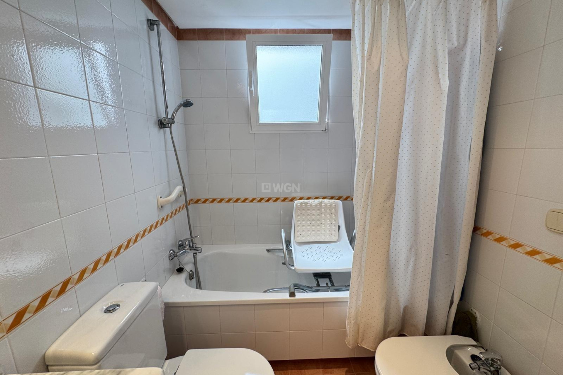 Odsprzedaż - Mieszkanie w bloku - Torrevieja - Playa del Cura