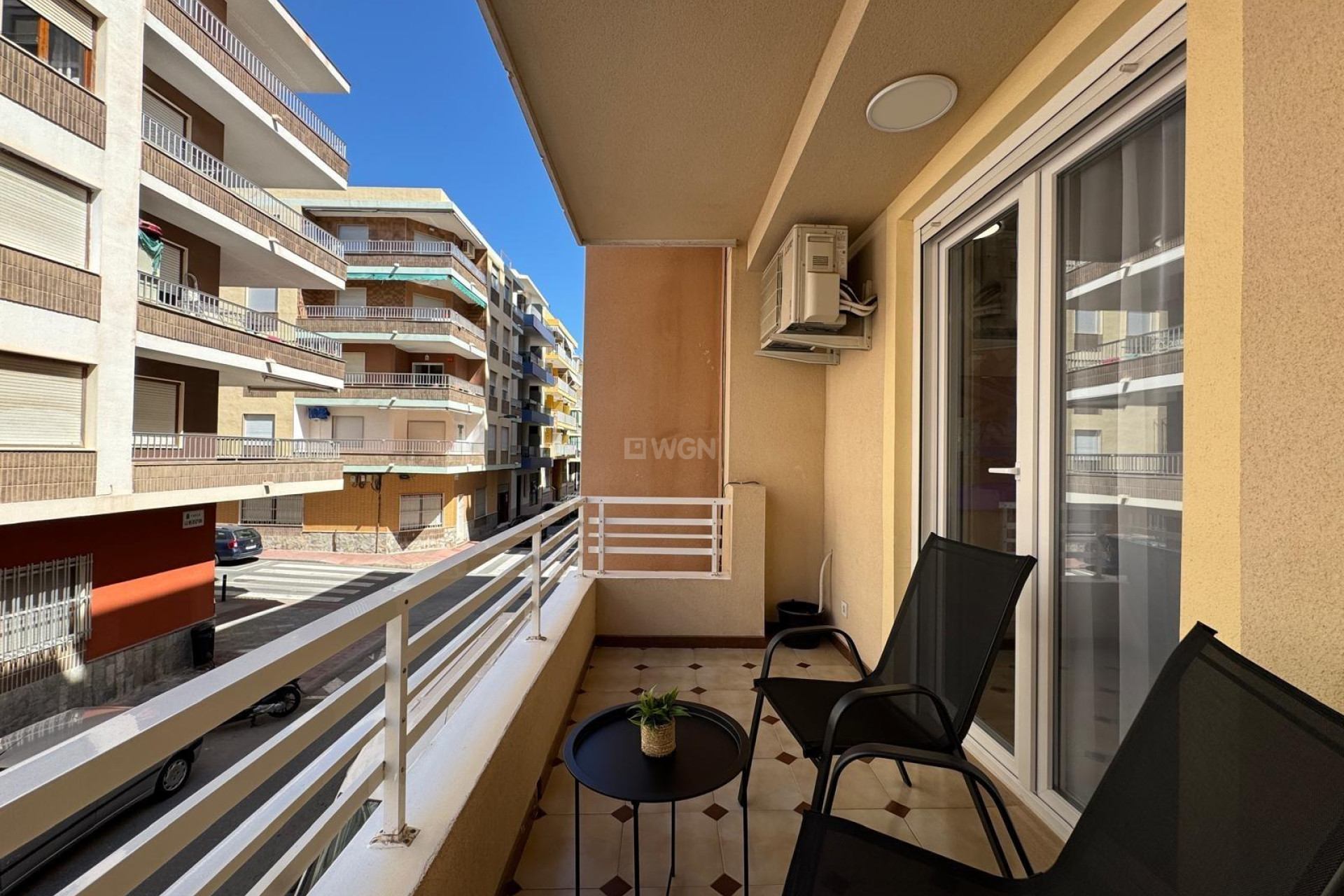 Odsprzedaż - Mieszkanie w bloku - Torrevieja - Playa del Cura