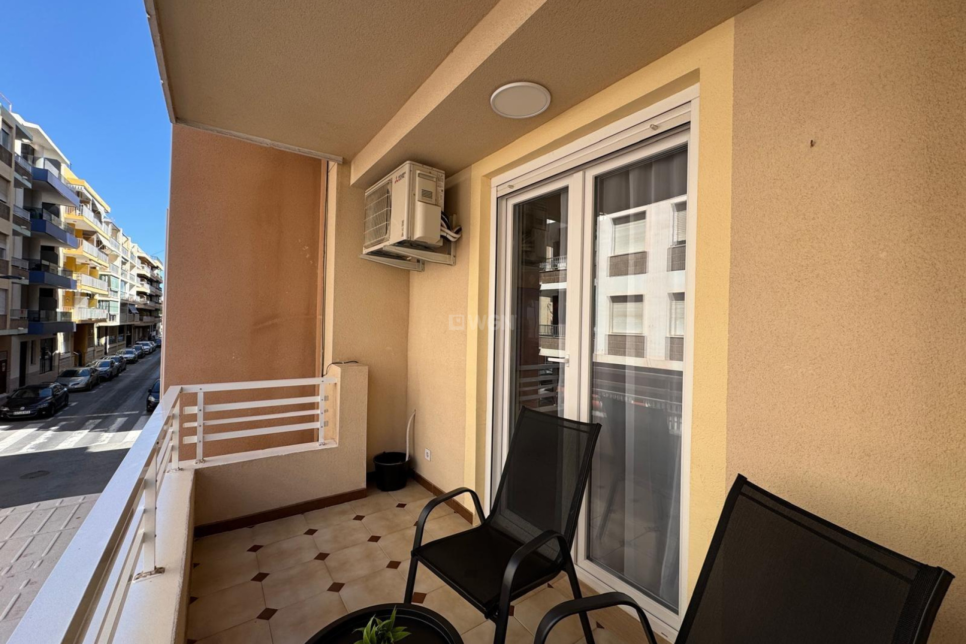Odsprzedaż - Mieszkanie w bloku - Torrevieja - Playa del Cura