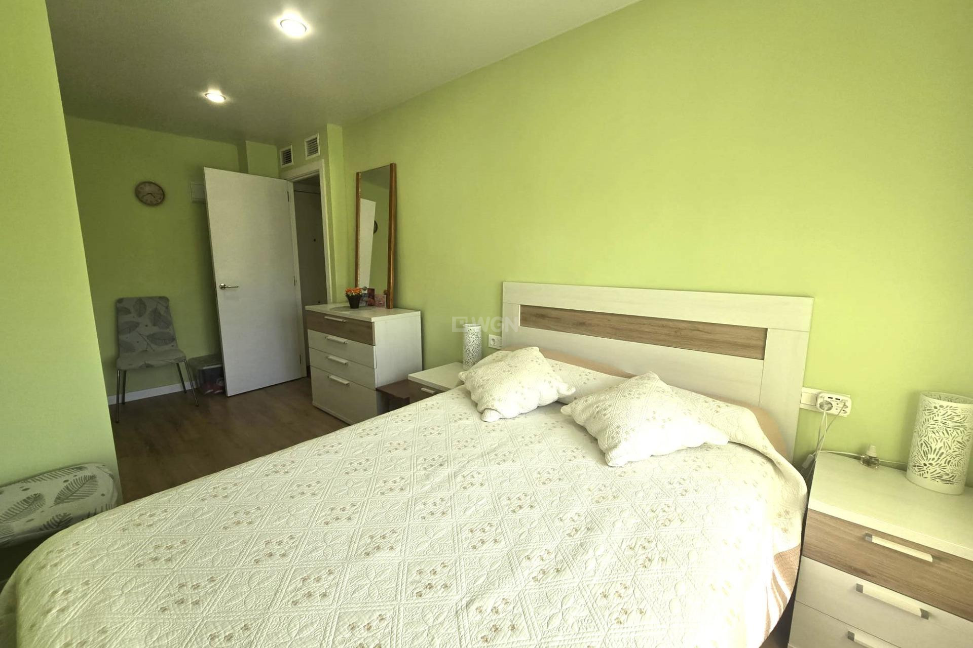 Odsprzedaż - Mieszkanie w bloku - Torrevieja - Playa del Cura