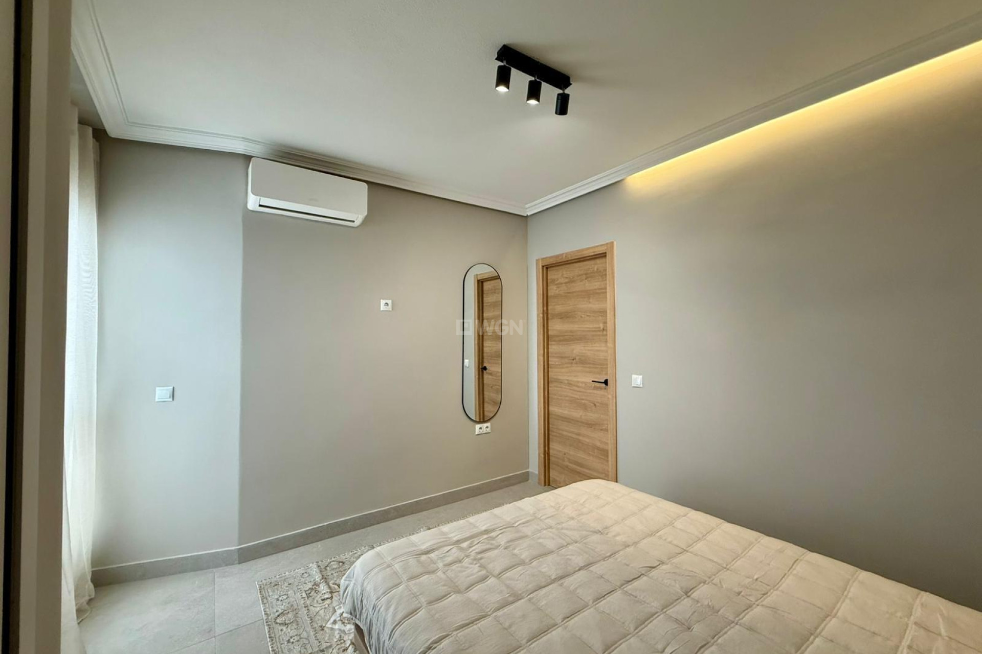 Odsprzedaż - Mieszkanie w bloku - Torrevieja - Playa del Cura
