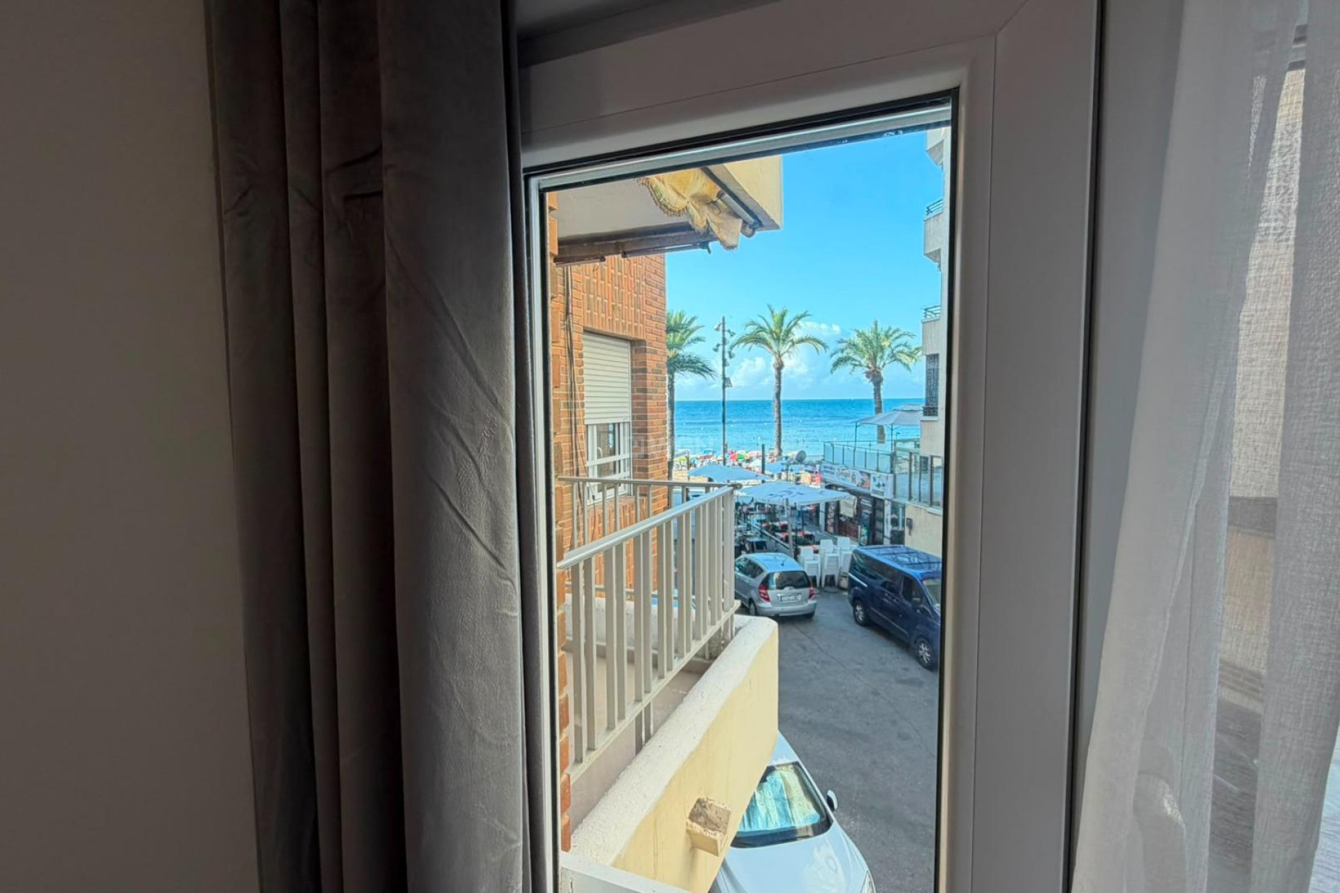 Odsprzedaż - Mieszkanie w bloku - Torrevieja - Playa del Cura