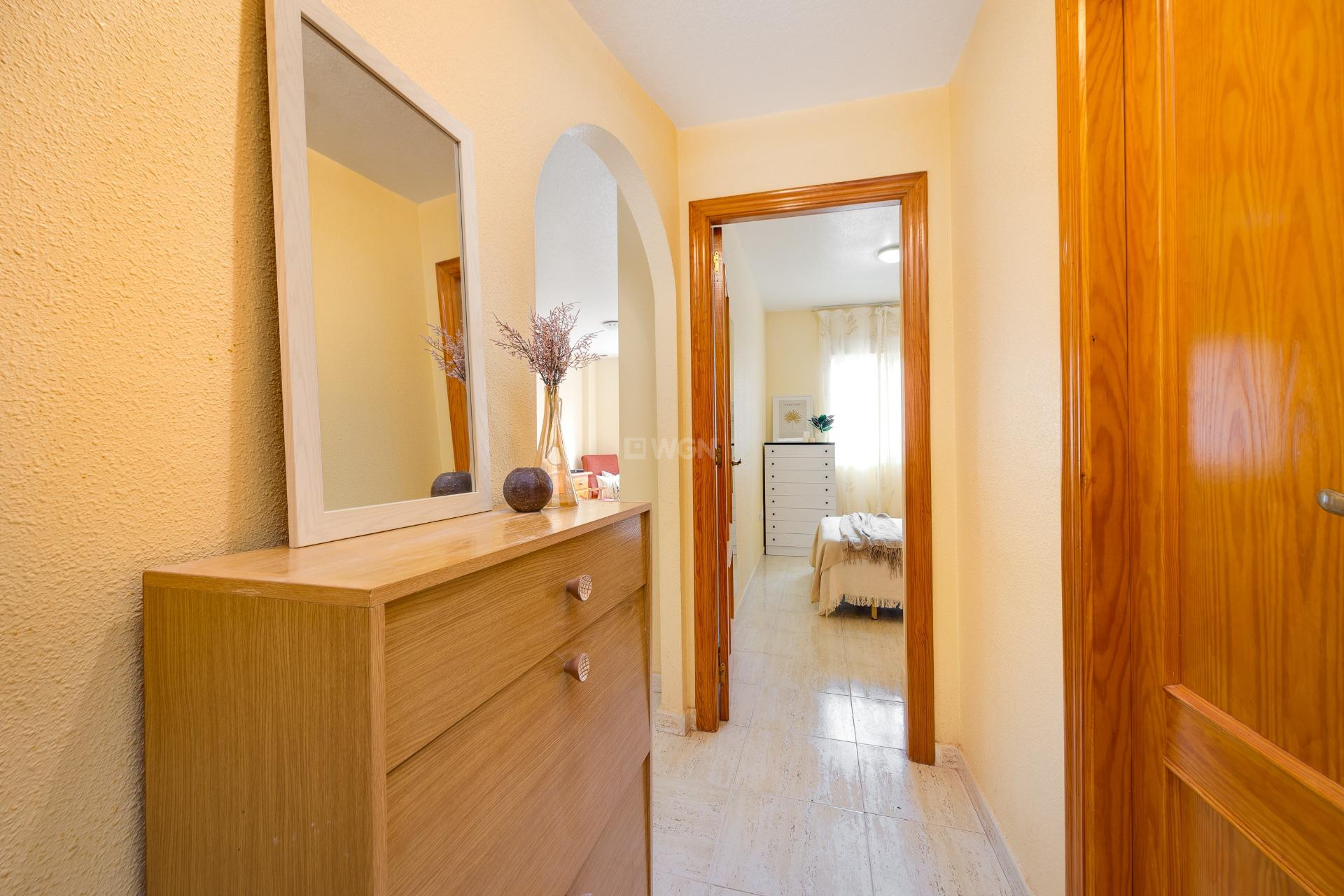 Odsprzedaż - Mieszkanie w bloku - Torrevieja - Playa del Cura