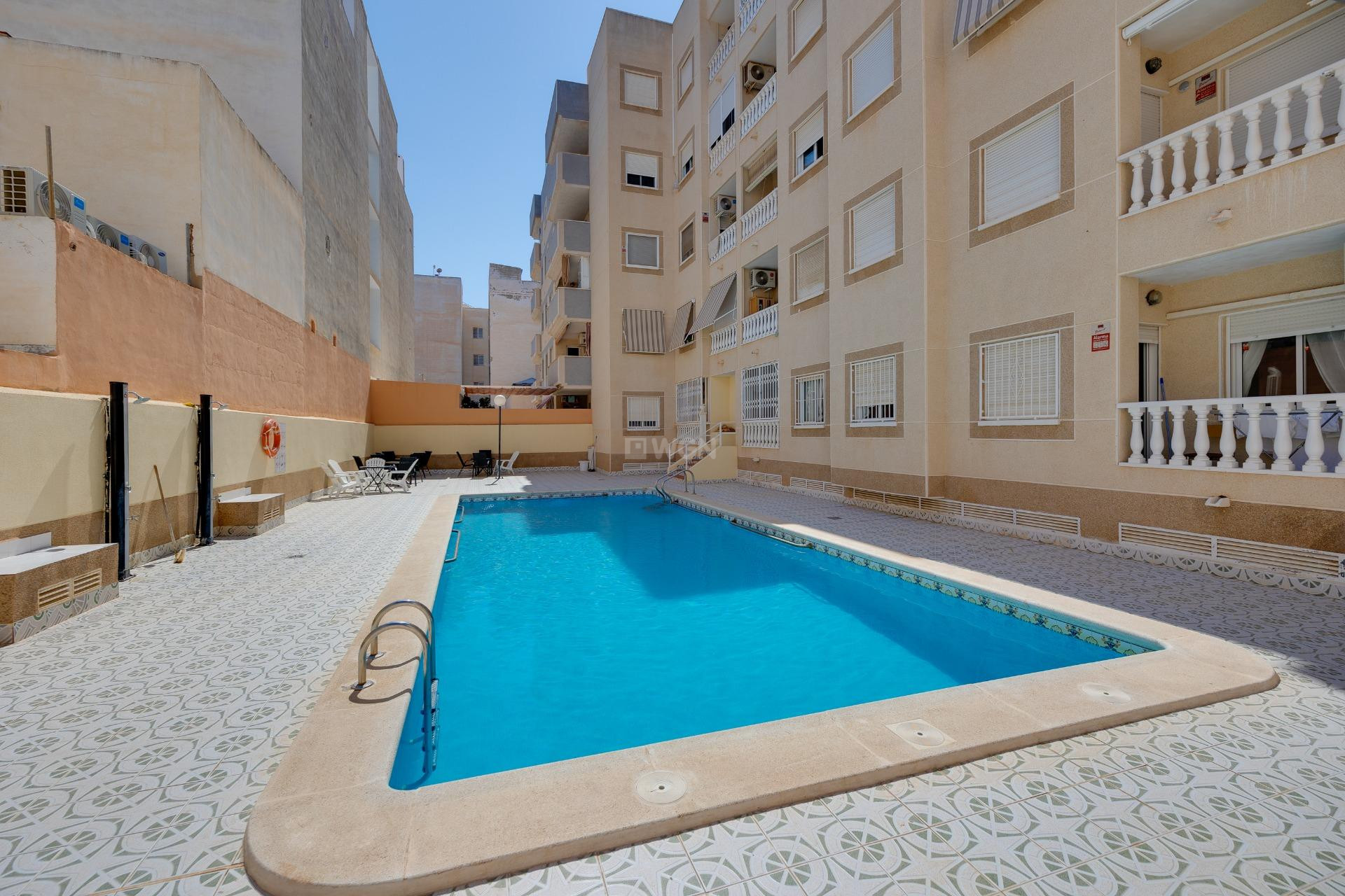 Odsprzedaż - Mieszkanie w bloku - Torrevieja - Playa del Cura