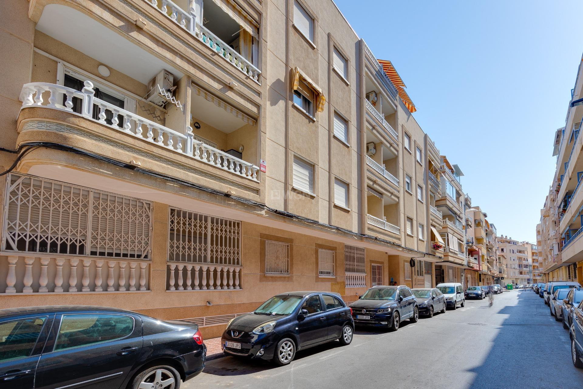 Odsprzedaż - Mieszkanie w bloku - Torrevieja - Playa del Cura