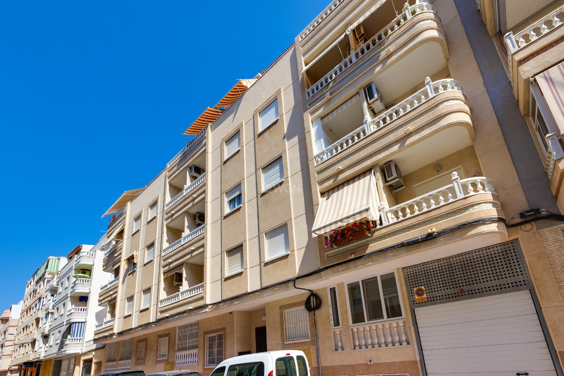 Odsprzedaż - Mieszkanie w bloku - Torrevieja - Playa del Cura