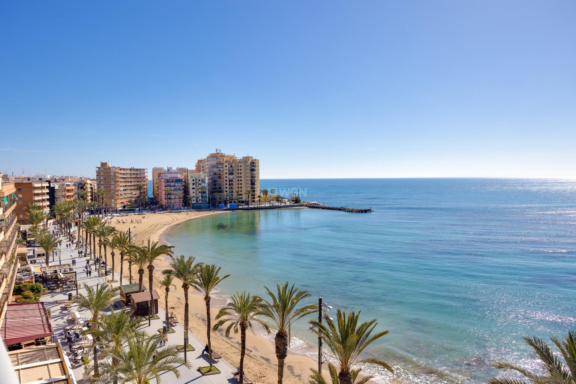 Odsprzedaż - Mieszkanie w bloku - Torrevieja - Playa del Cura