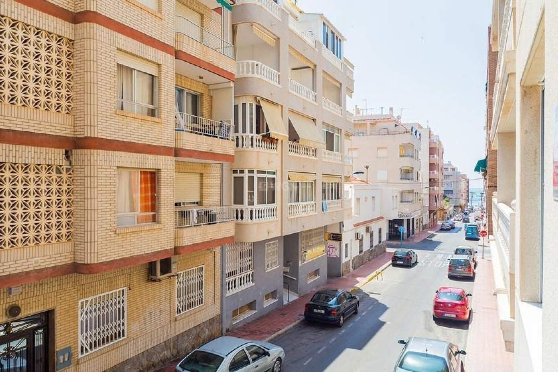 Odsprzedaż - Mieszkanie w bloku - Torrevieja - Playa del Cura