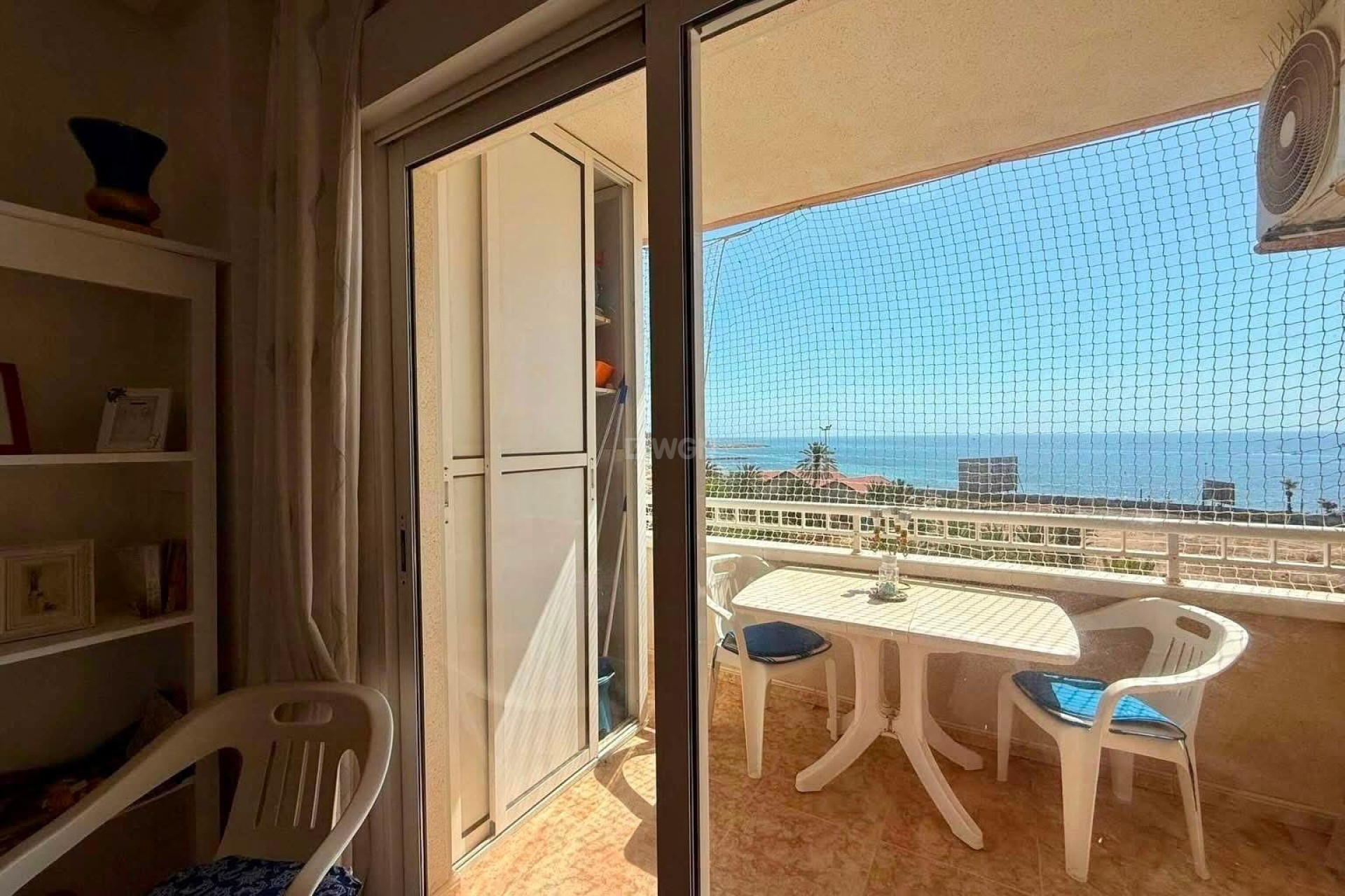 Odsprzedaż - Mieszkanie w bloku - Torrevieja - Playa del Cura