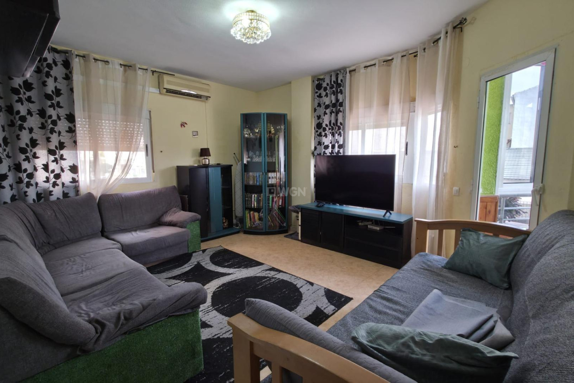 Odsprzedaż - Mieszkanie w bloku - Torrevieja - Playa del Cura