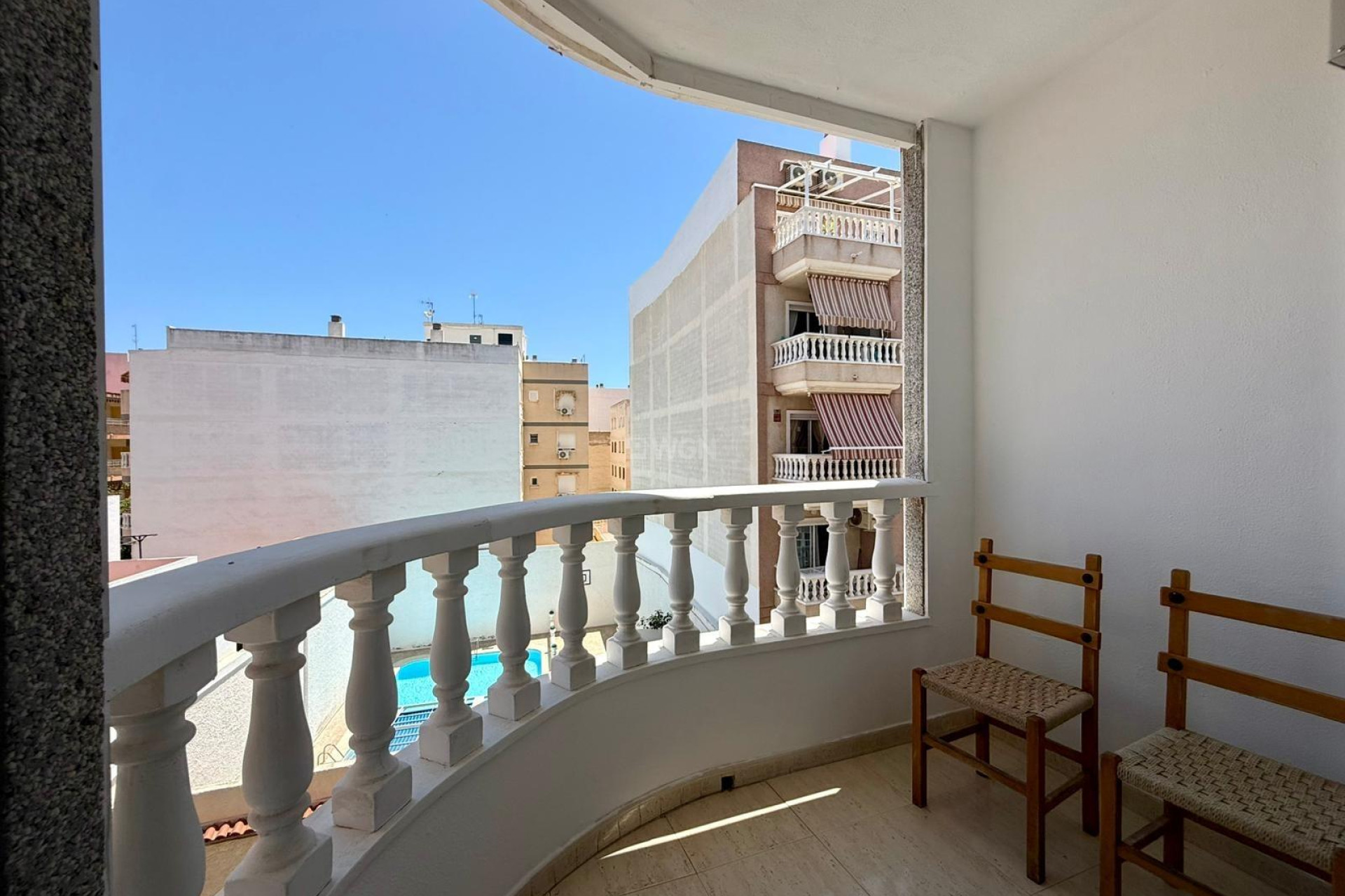 Odsprzedaż - Mieszkanie w bloku - Torrevieja - Playa del Cura