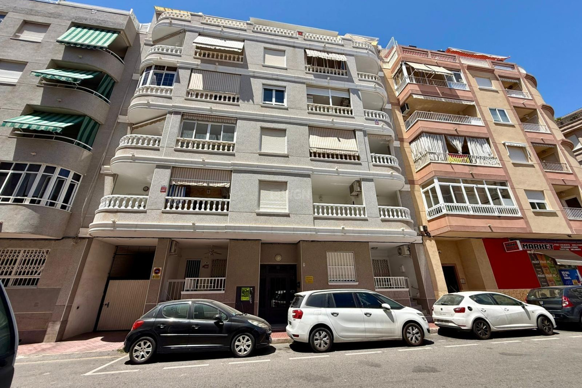 Odsprzedaż - Mieszkanie w bloku - Torrevieja - Playa del Cura