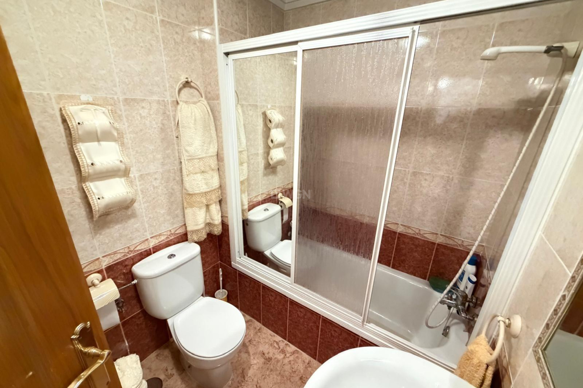 Odsprzedaż - Mieszkanie w bloku - Torrevieja - Playa del Cura