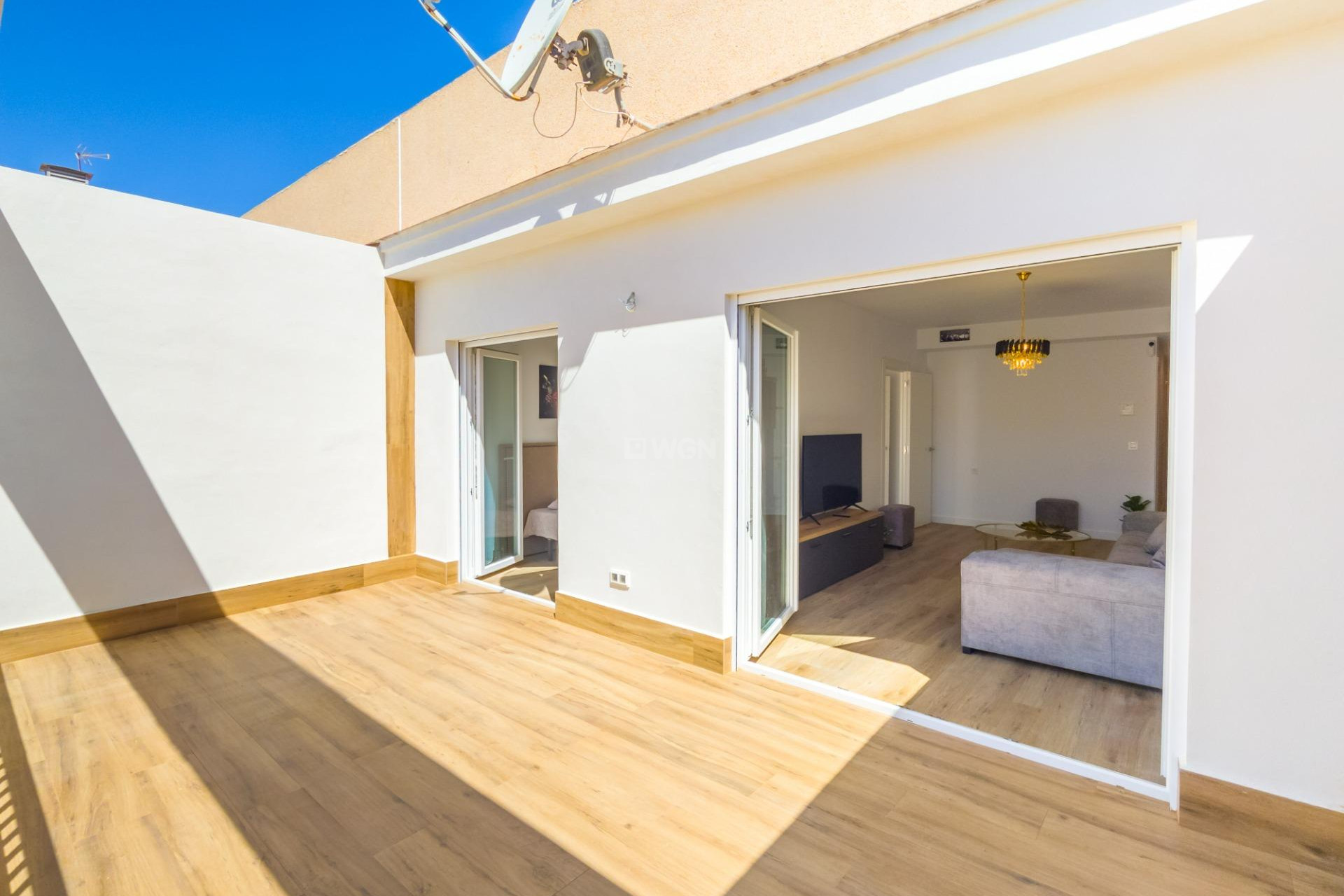 Odsprzedaż - Mieszkanie w bloku - Torrevieja - Playa del Cura